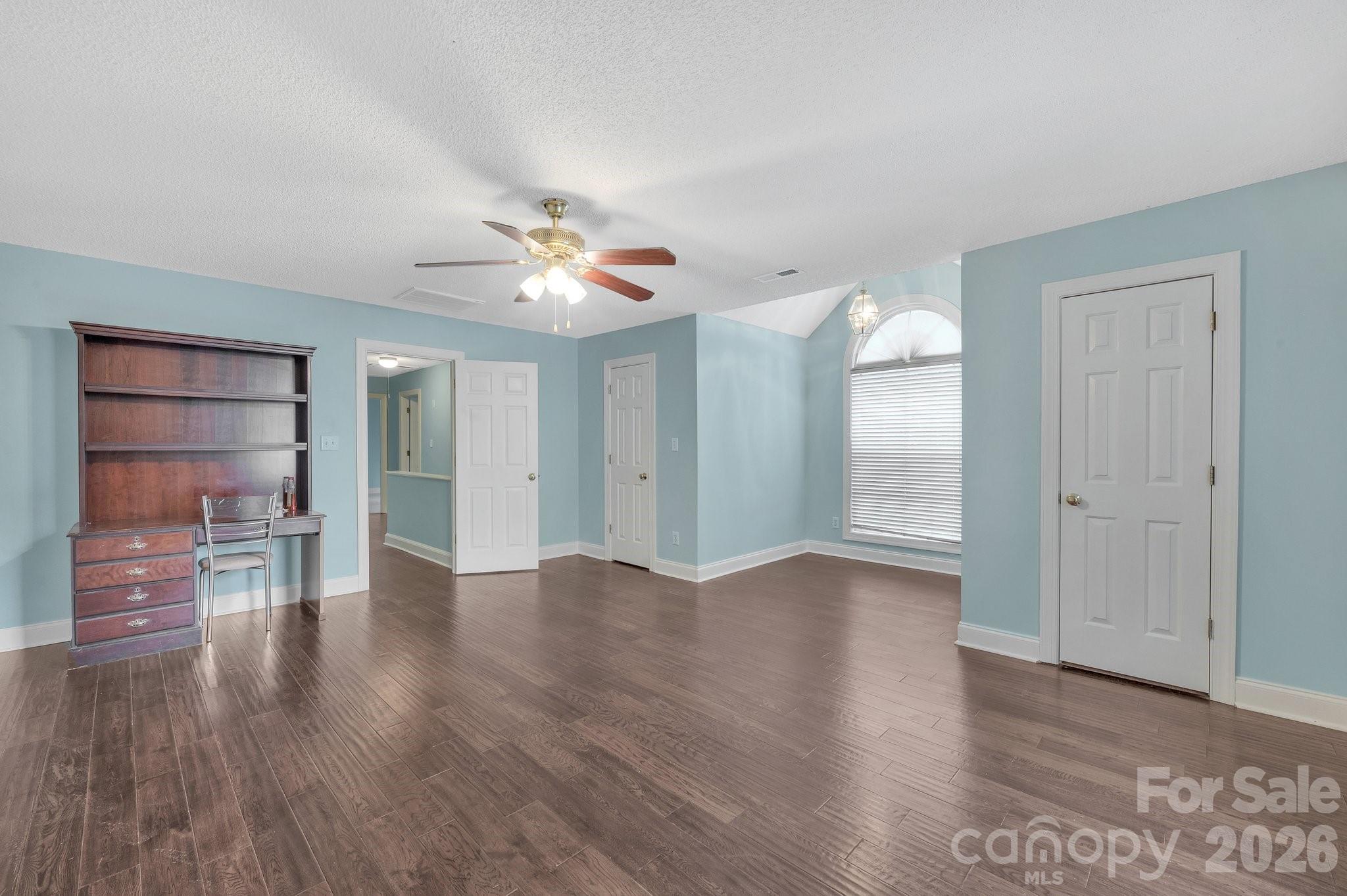 1637 Winthrop Lane — Monroe