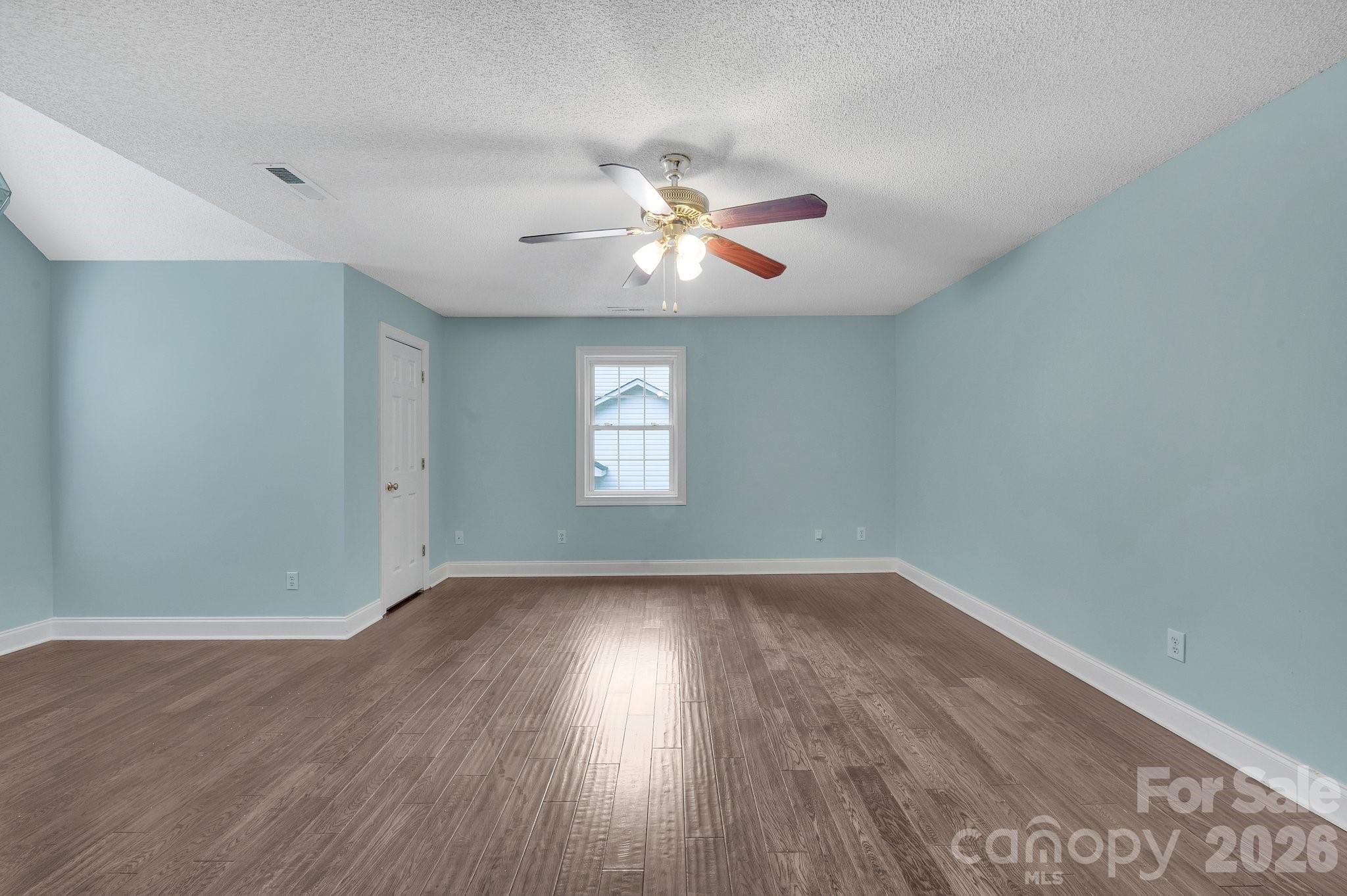 1637 Winthrop Lane — Monroe