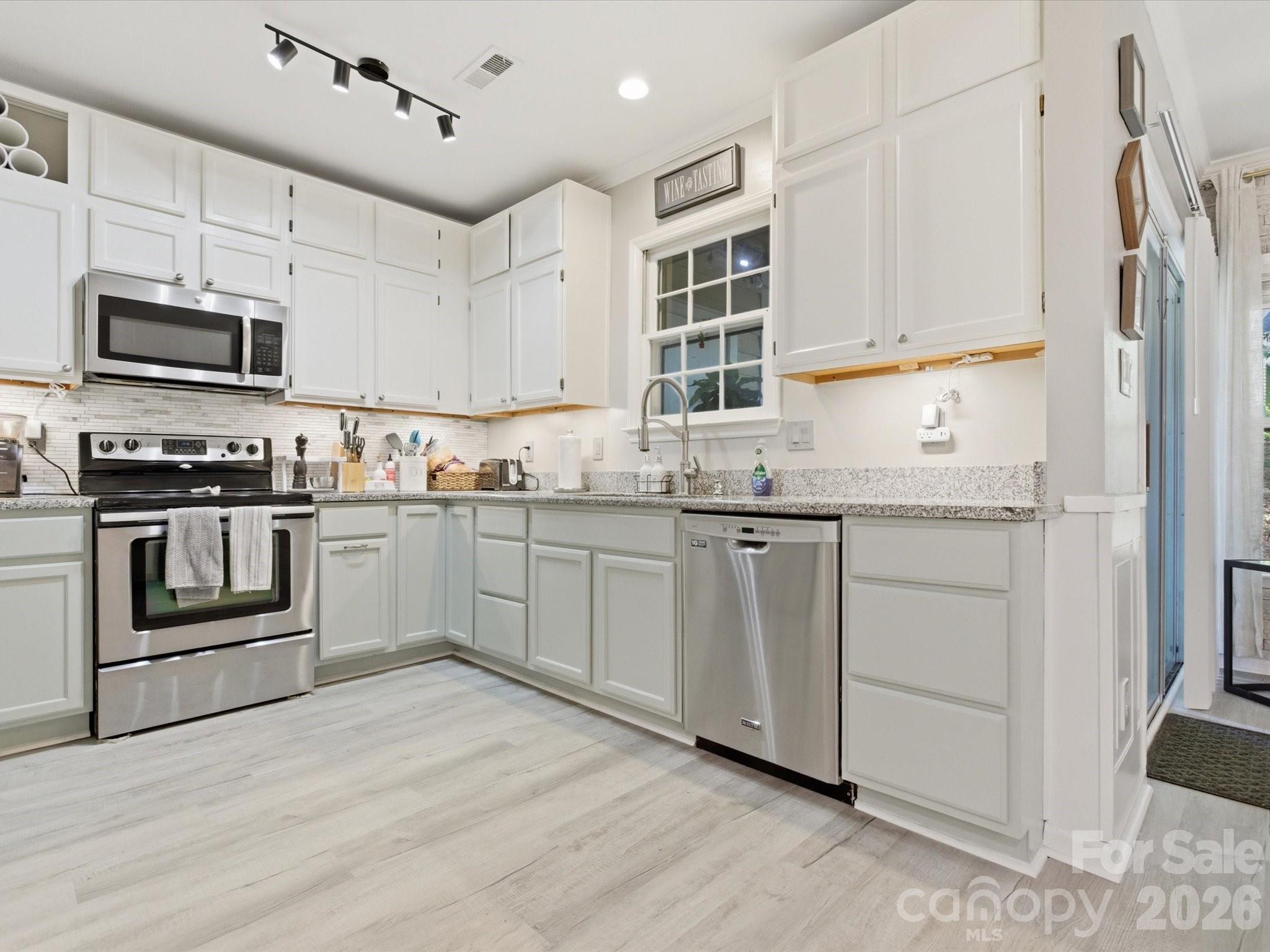 3304 Selwyn Farms Lane #3 — Charlotte