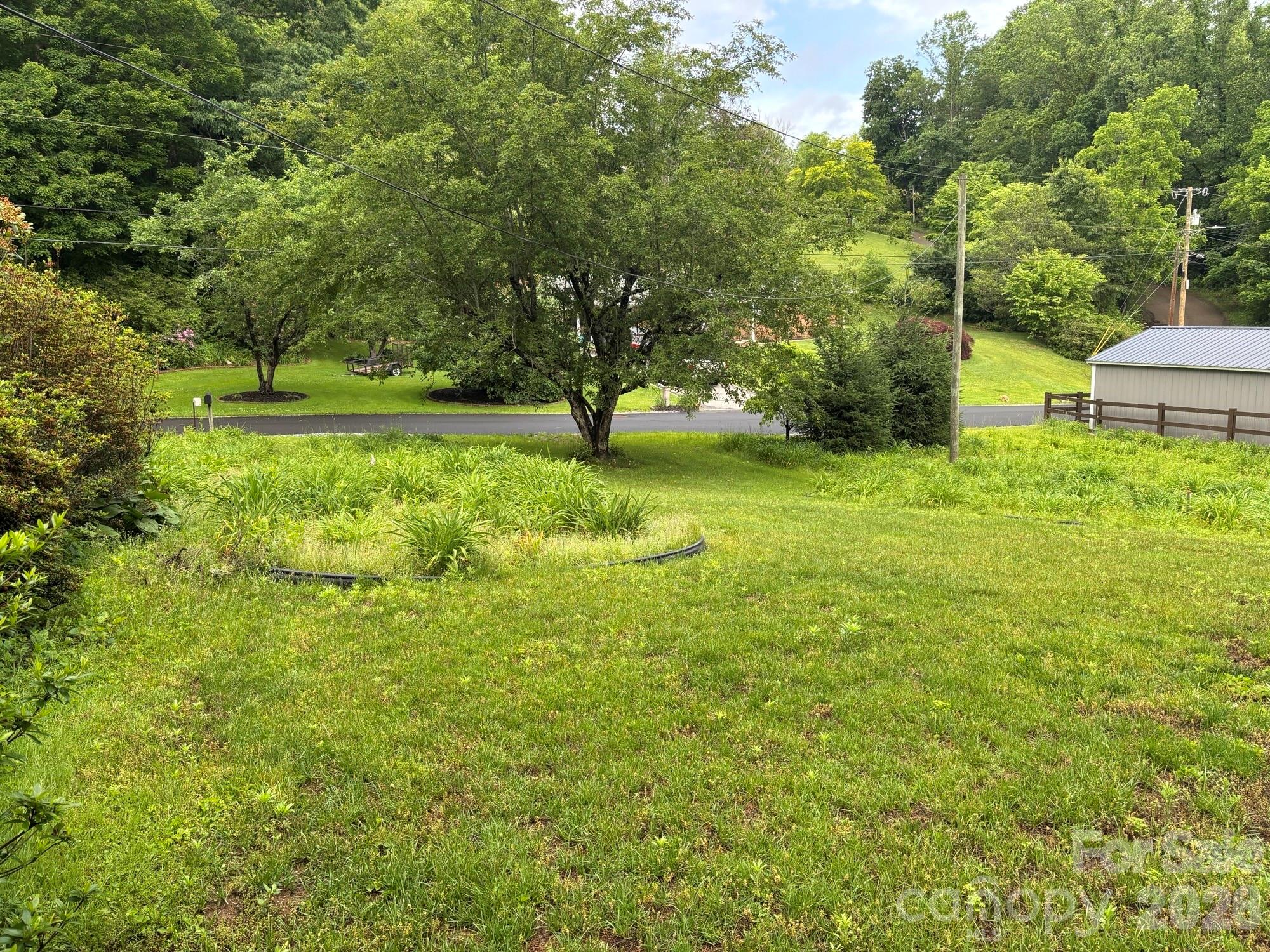 609 Valley Road — Spruce Pine
