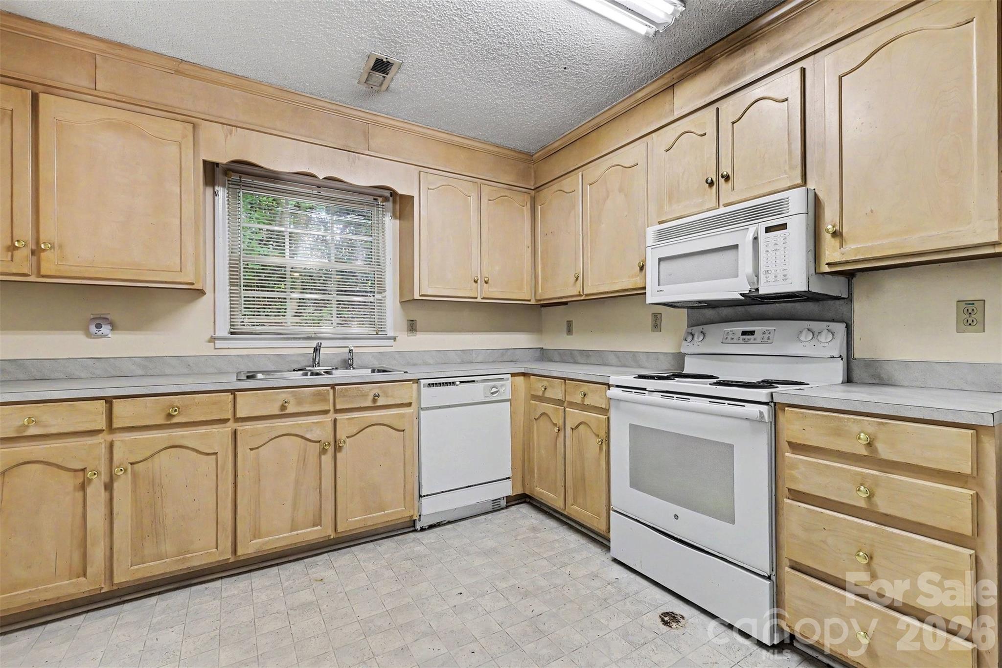 808 Floyd Lane — Gastonia