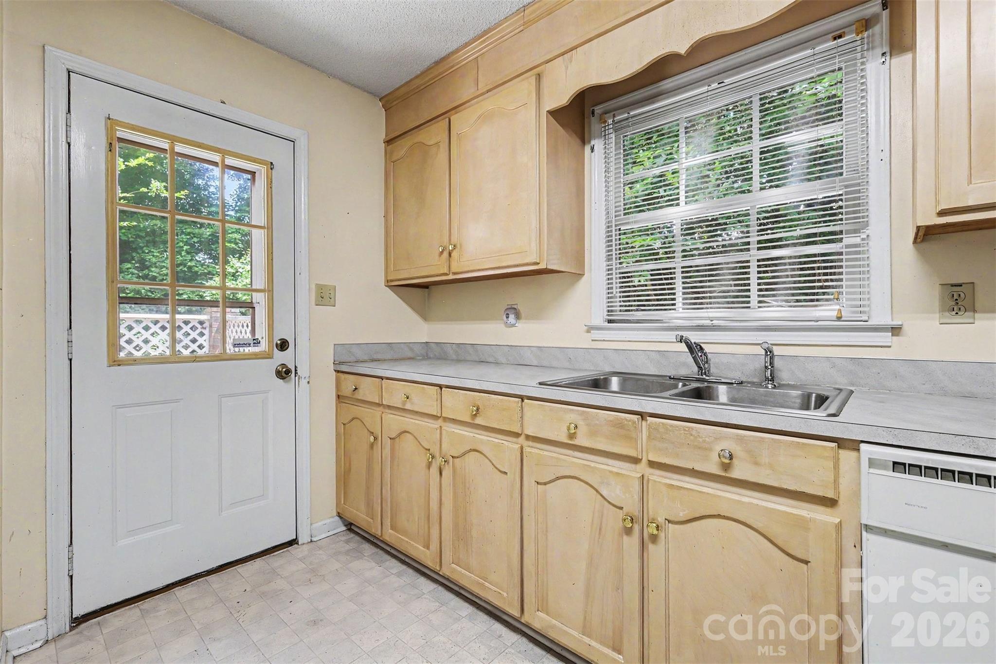 808 Floyd Lane — Gastonia