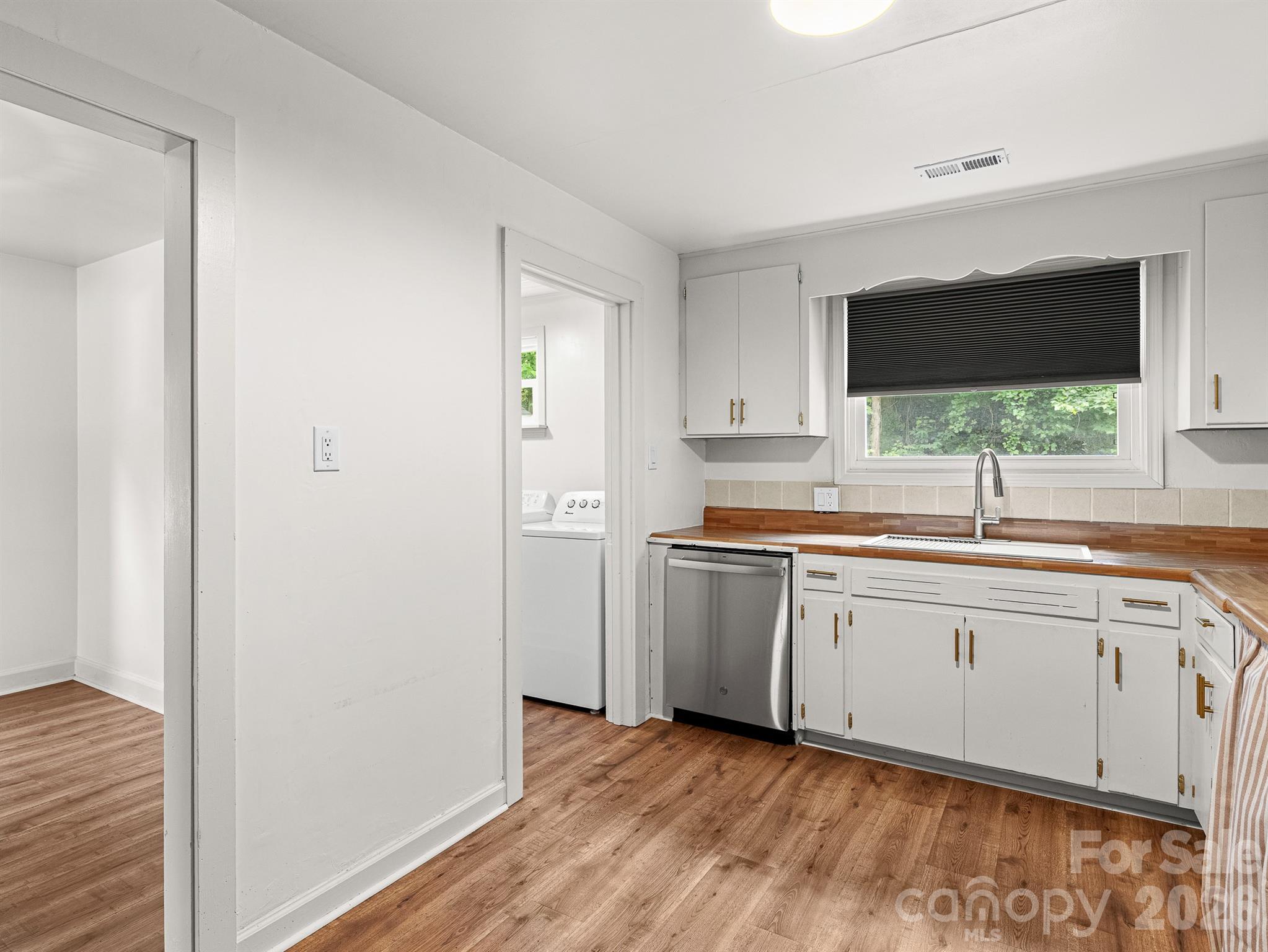 205 Old Fort Road — Fairview