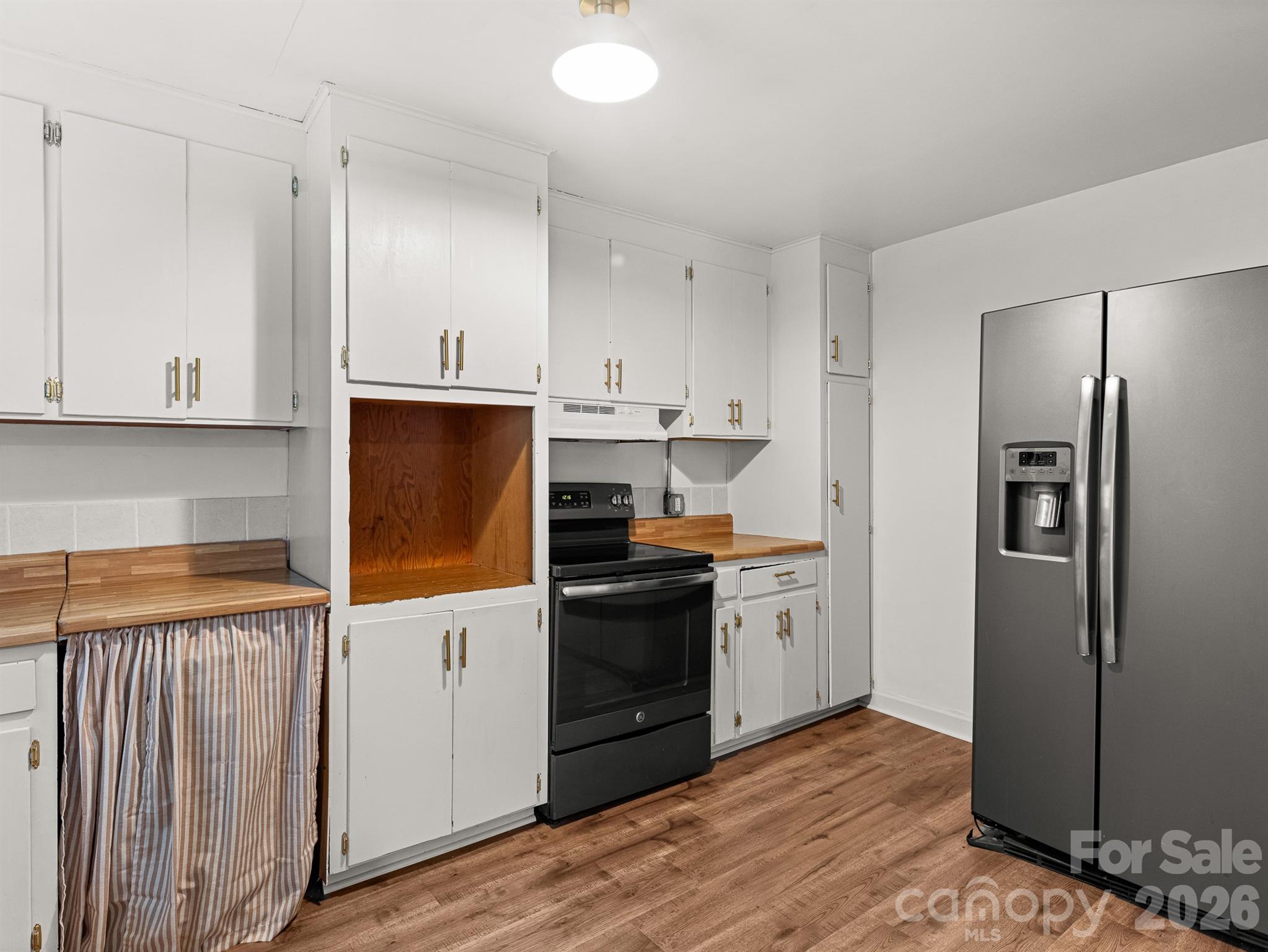 205 Old Fort Road — Fairview