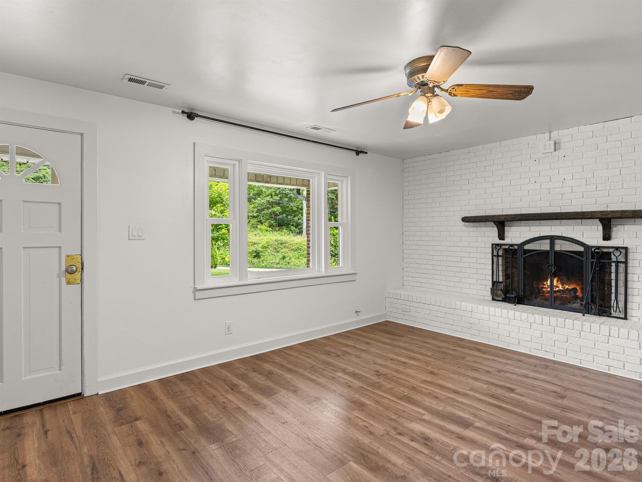 205 Old Fort Road — Fairview