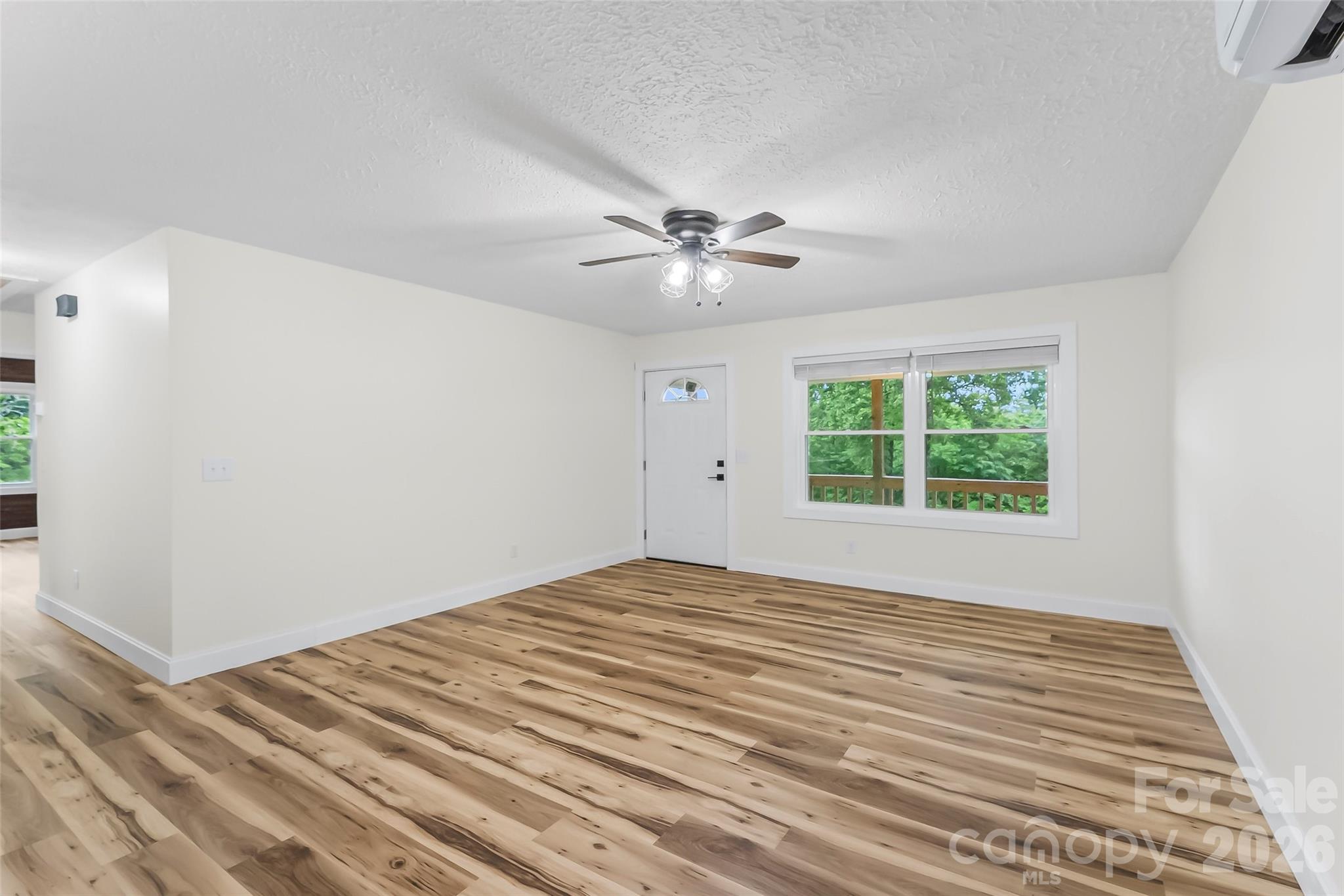 825 S Creek Road — Nebo