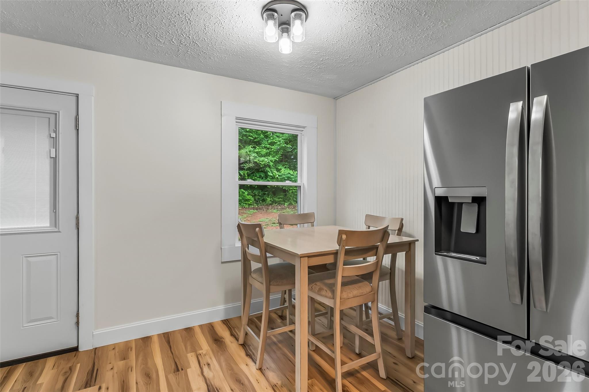 825 S Creek Road — Nebo