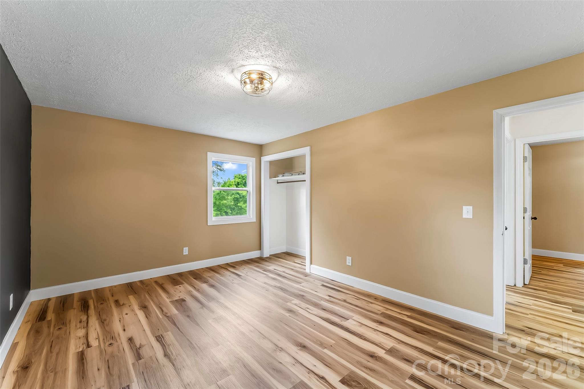 825 S Creek Road — Nebo