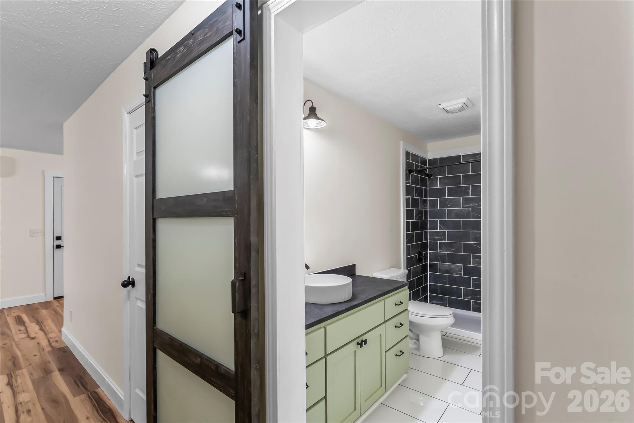 825 S Creek Road — Nebo