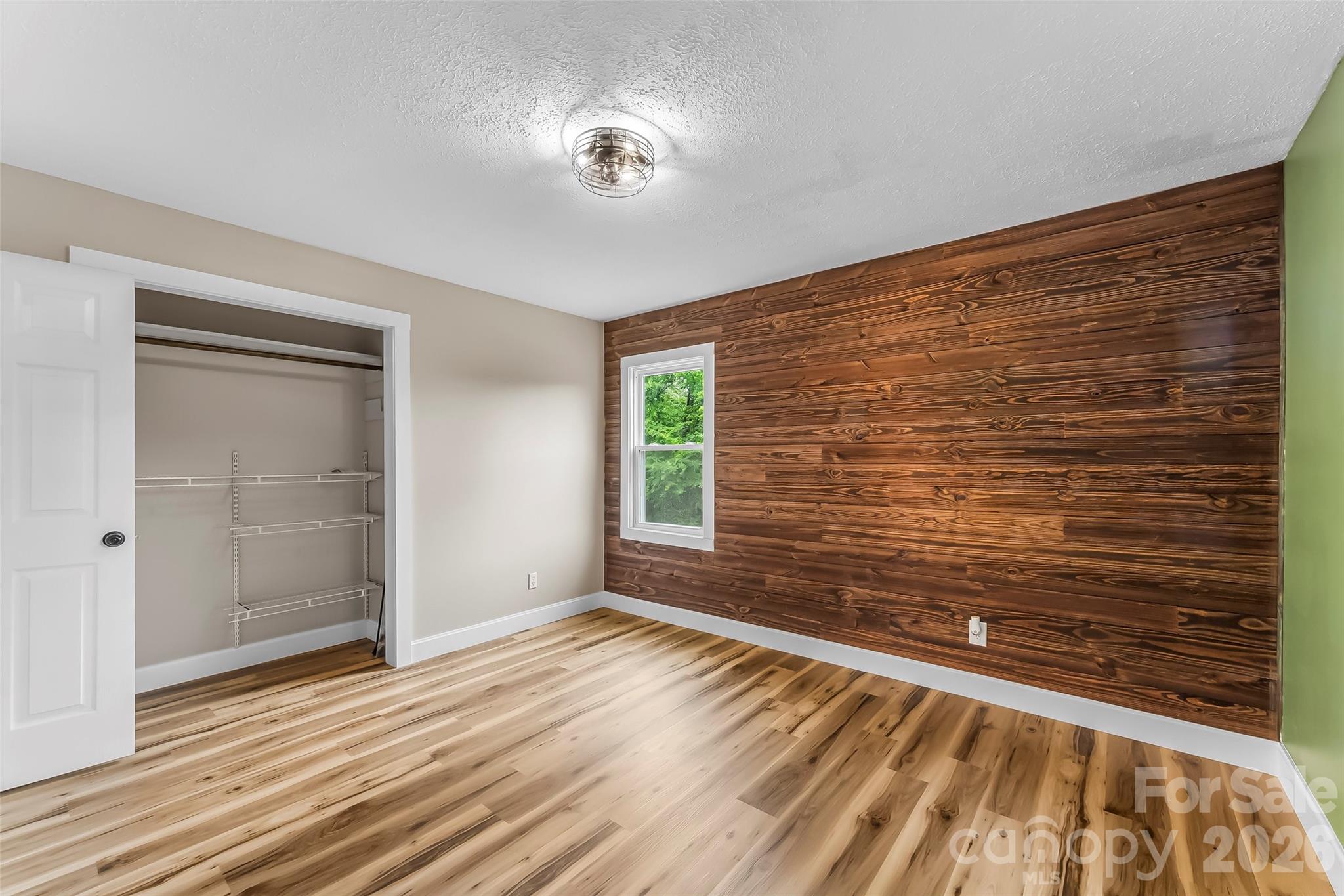 825 S Creek Road — Nebo