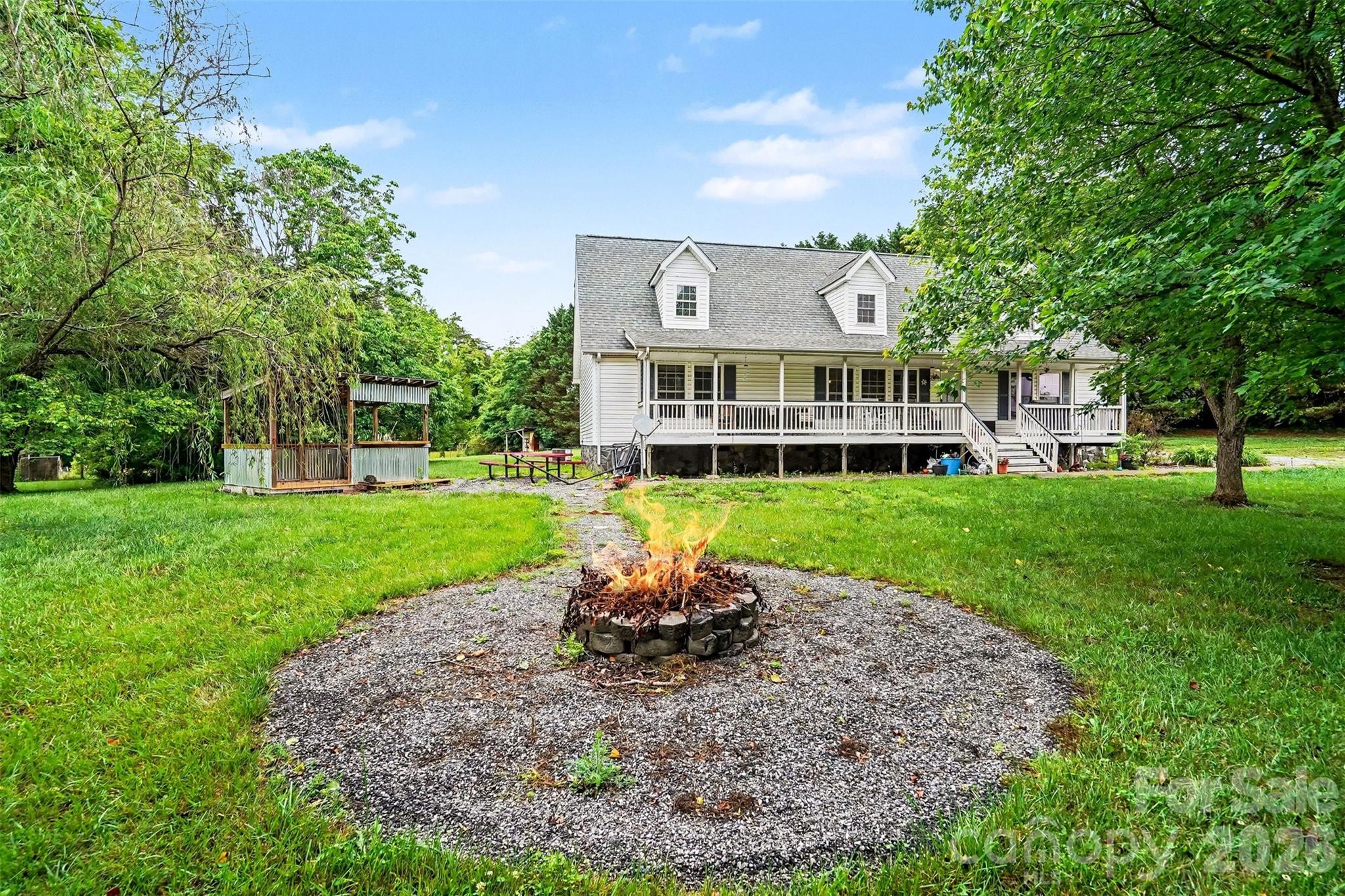 511 Salem Church Road — Maiden