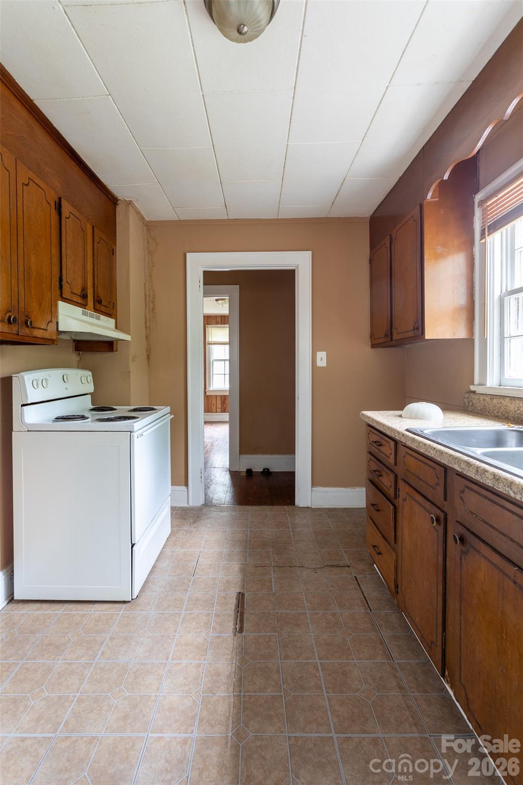 312 S Race Street — Statesville