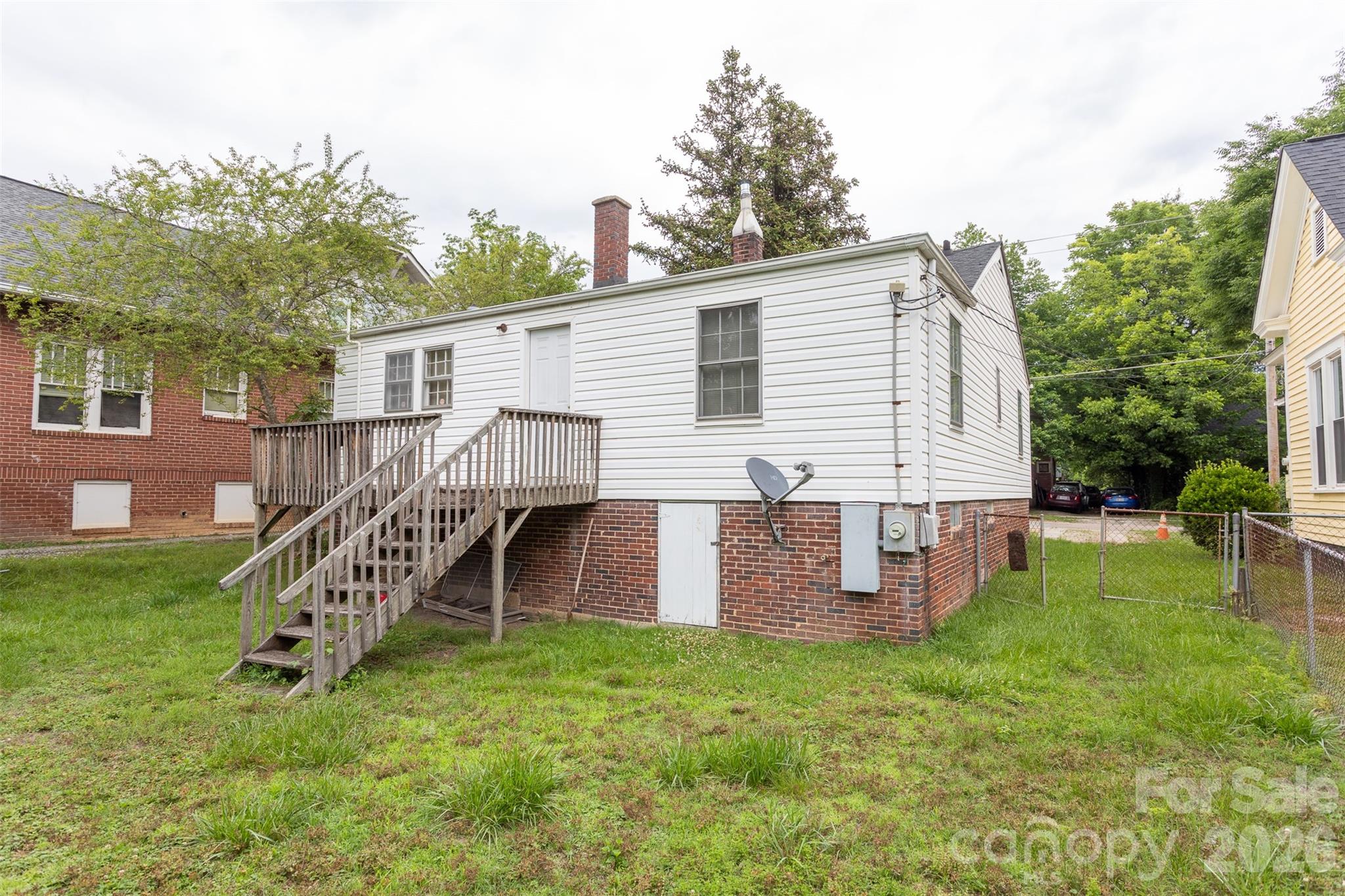 312 S Race Street — Statesville