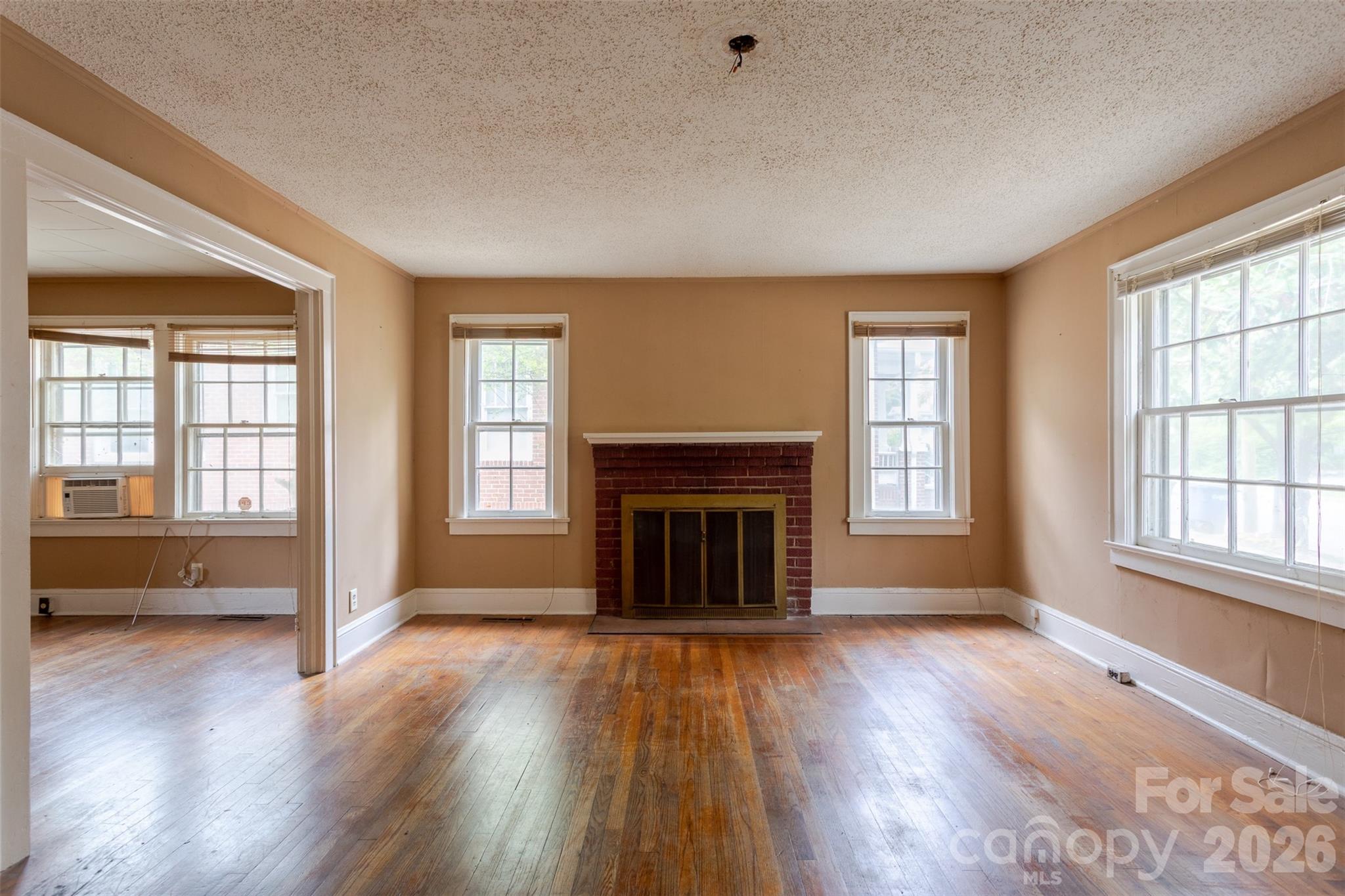 312 S Race Street — Statesville