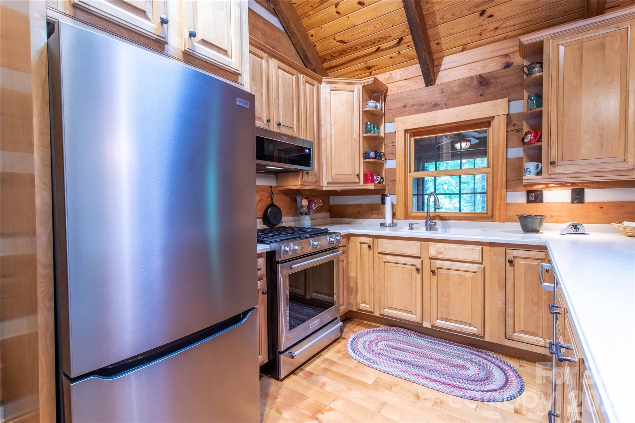 82 Sky Vista Lane — Hendersonville