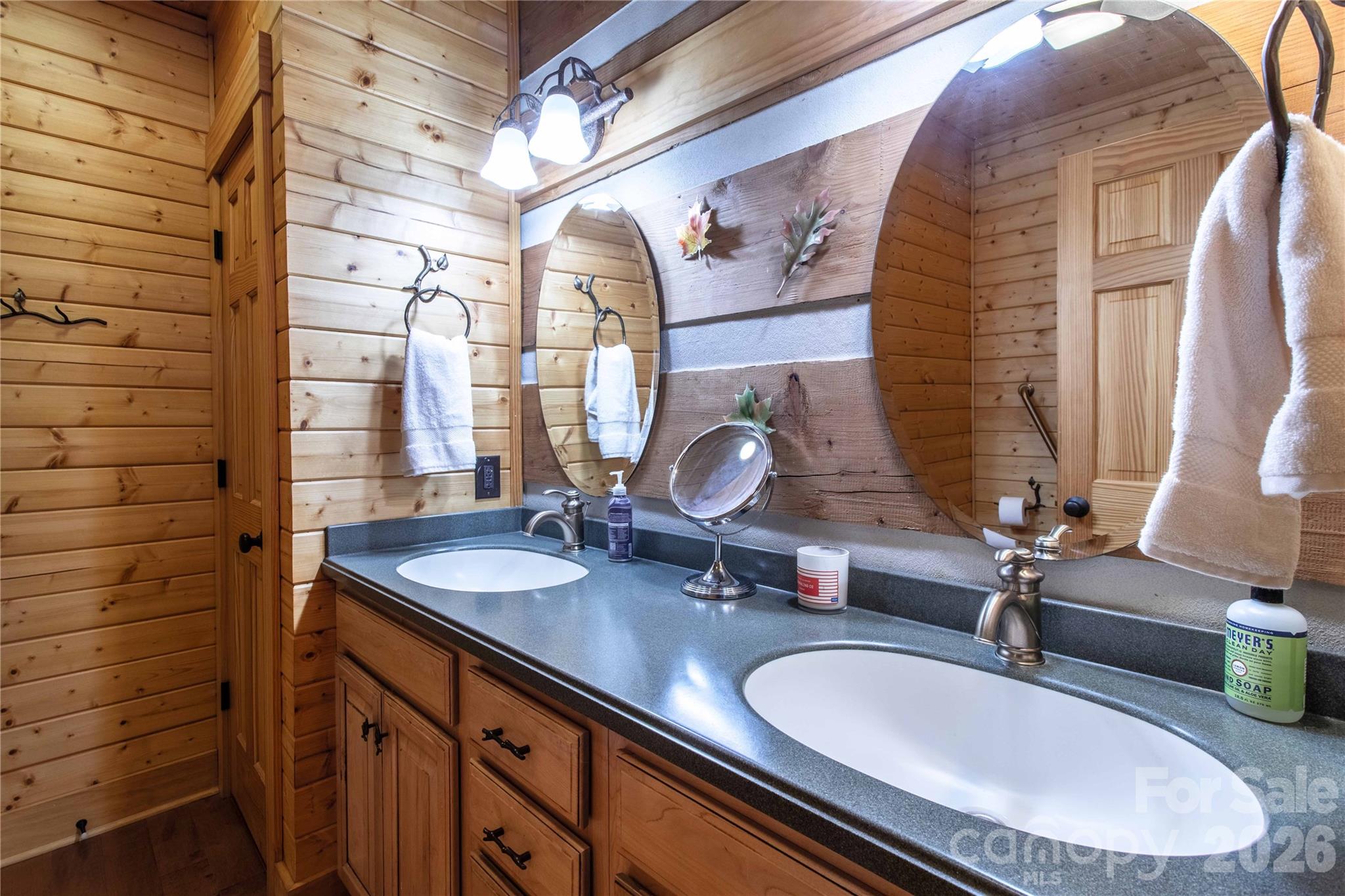 82 Sky Vista Lane — Hendersonville