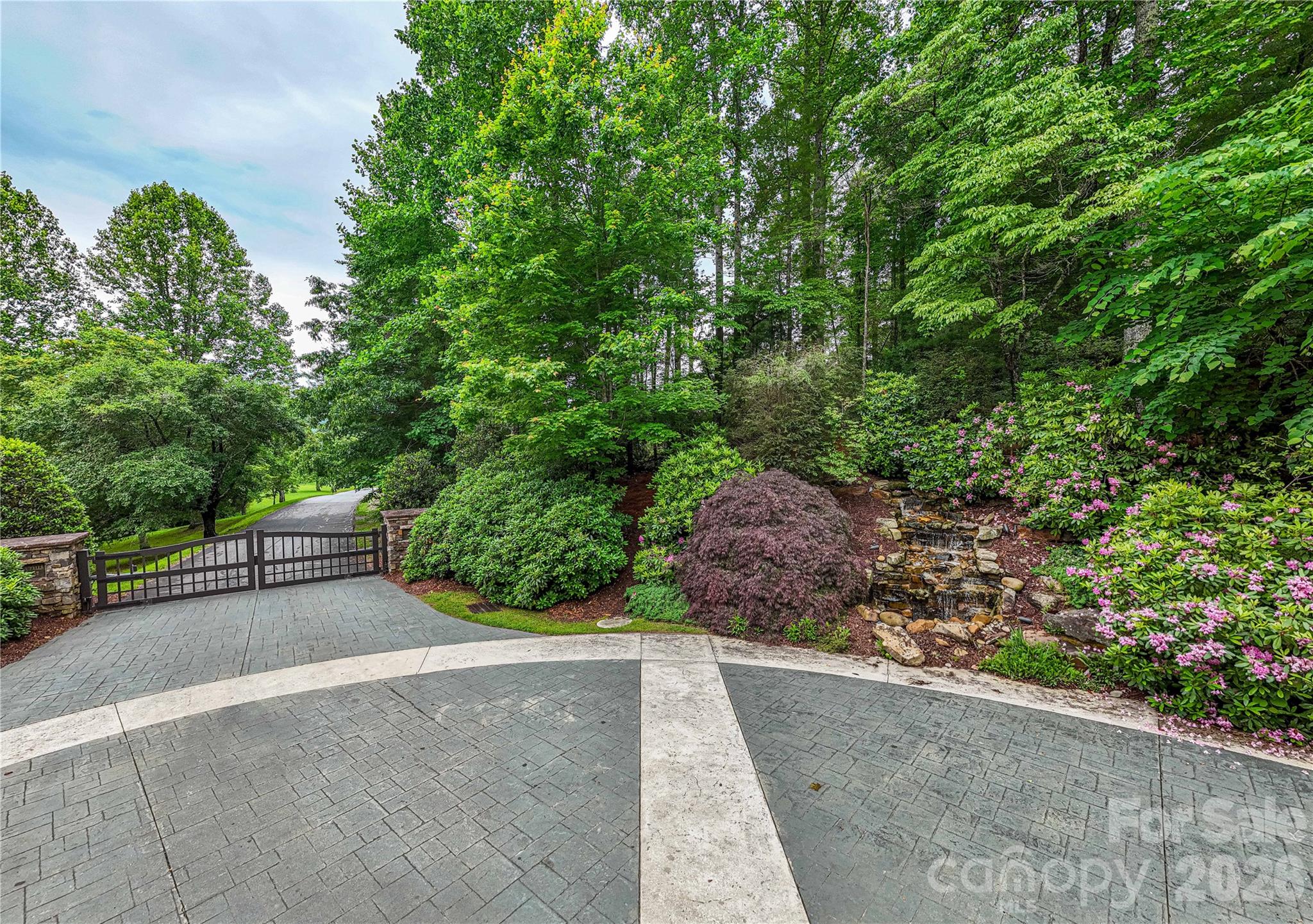 82 Sky Vista Lane — Hendersonville