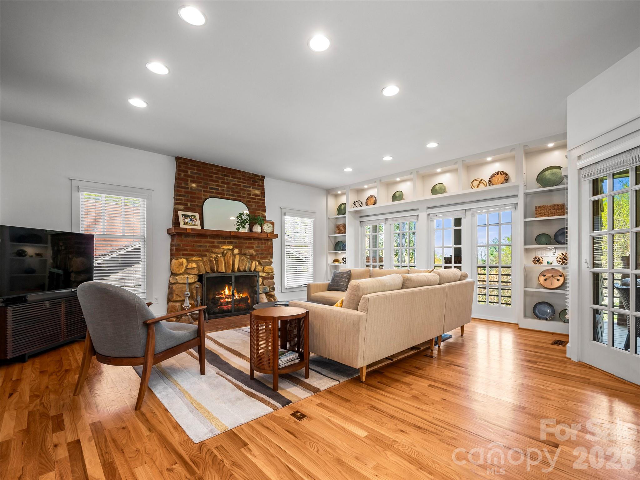 19 Lacoste Drive — Hendersonville