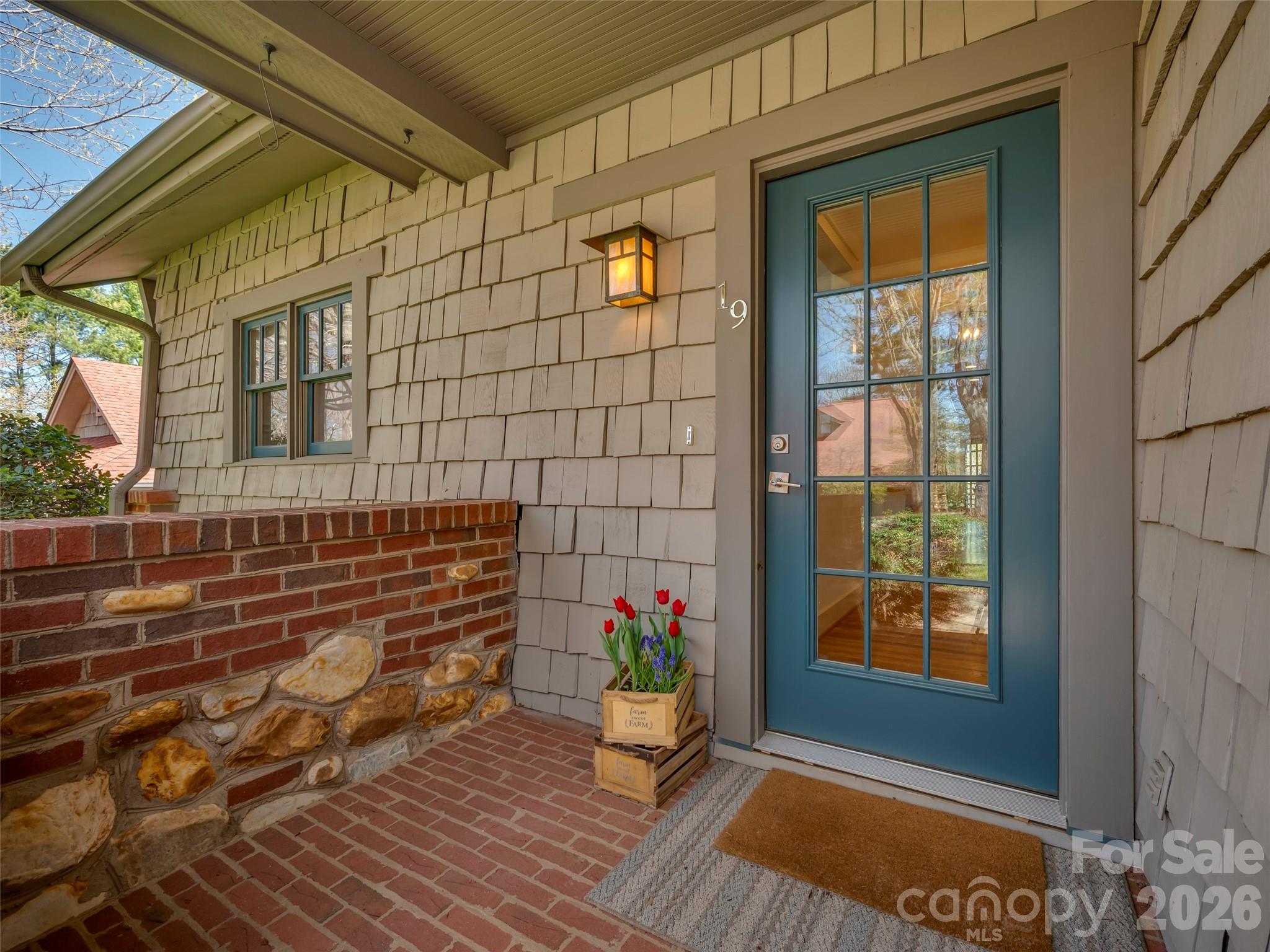 19 Lacoste Drive — Hendersonville