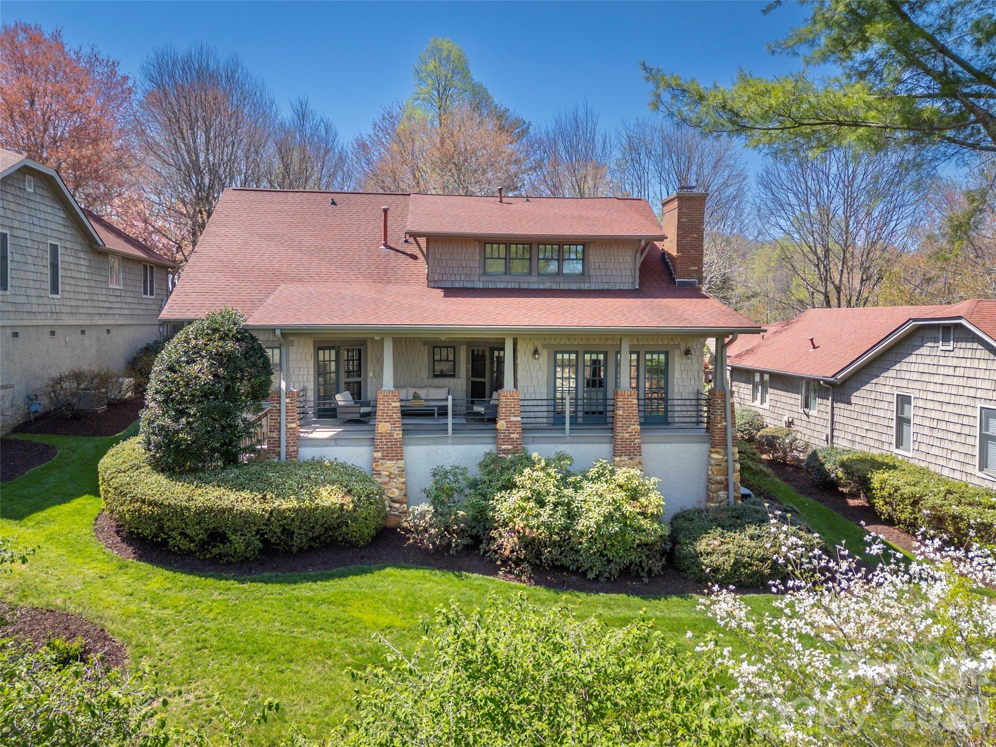 19 Lacoste Drive — Hendersonville
