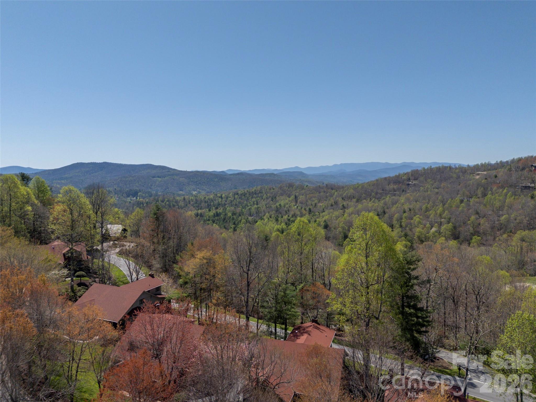 19 Lacoste Drive — Hendersonville