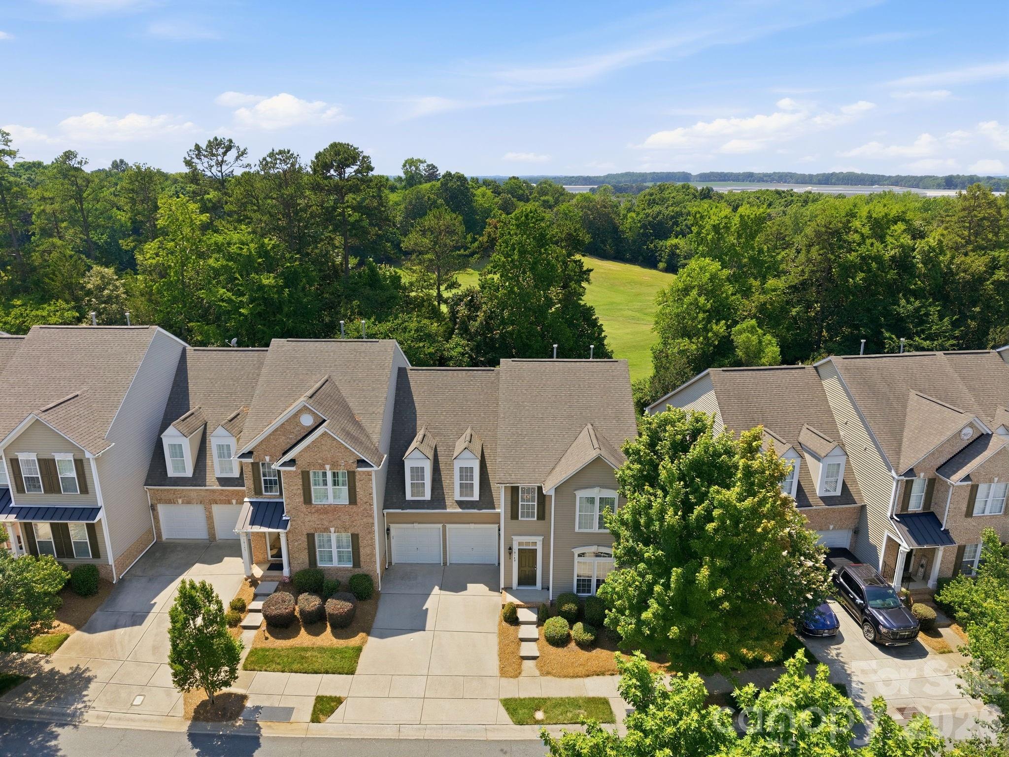 10149 Linksland Drive — Huntersville