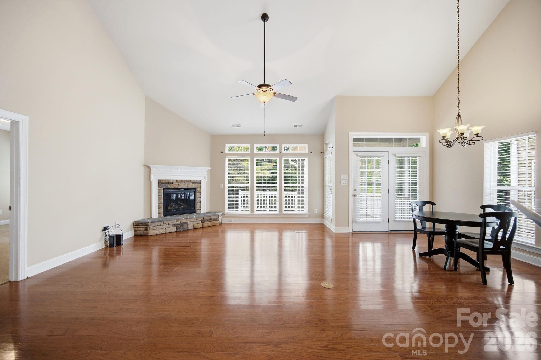 10149 Linksland Drive — Huntersville