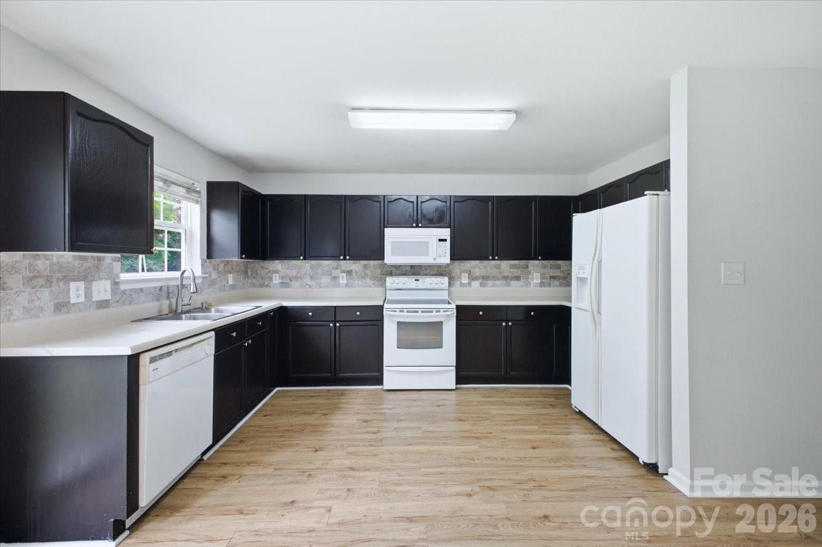 7143 Wandering Creek Drive — Charlotte