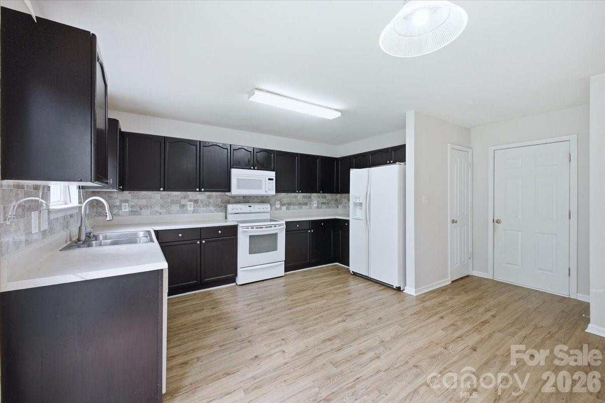 7143 Wandering Creek Drive — Charlotte