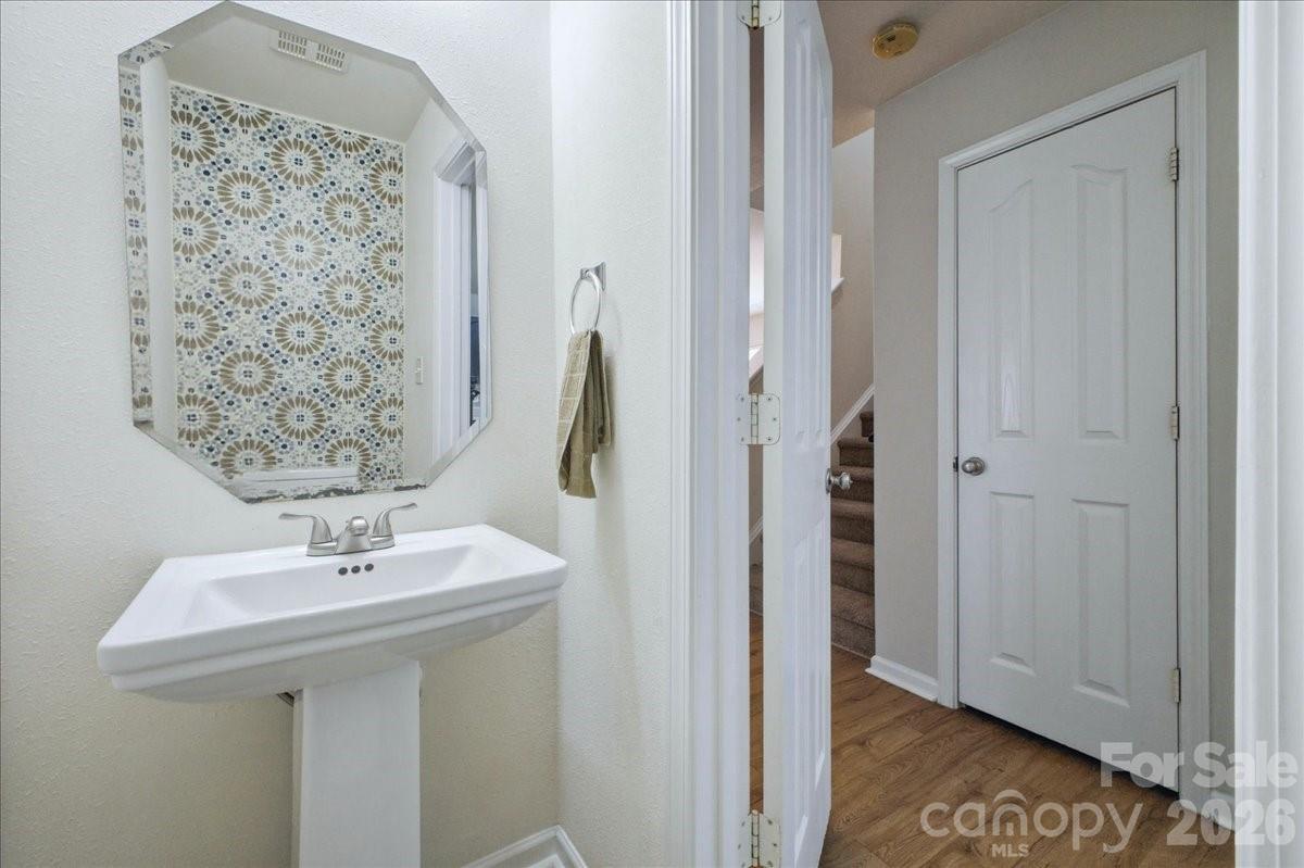 7143 Wandering Creek Drive — Charlotte