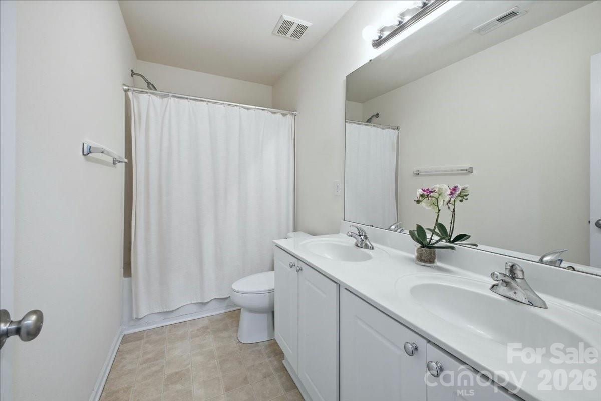 7143 Wandering Creek Drive — Charlotte