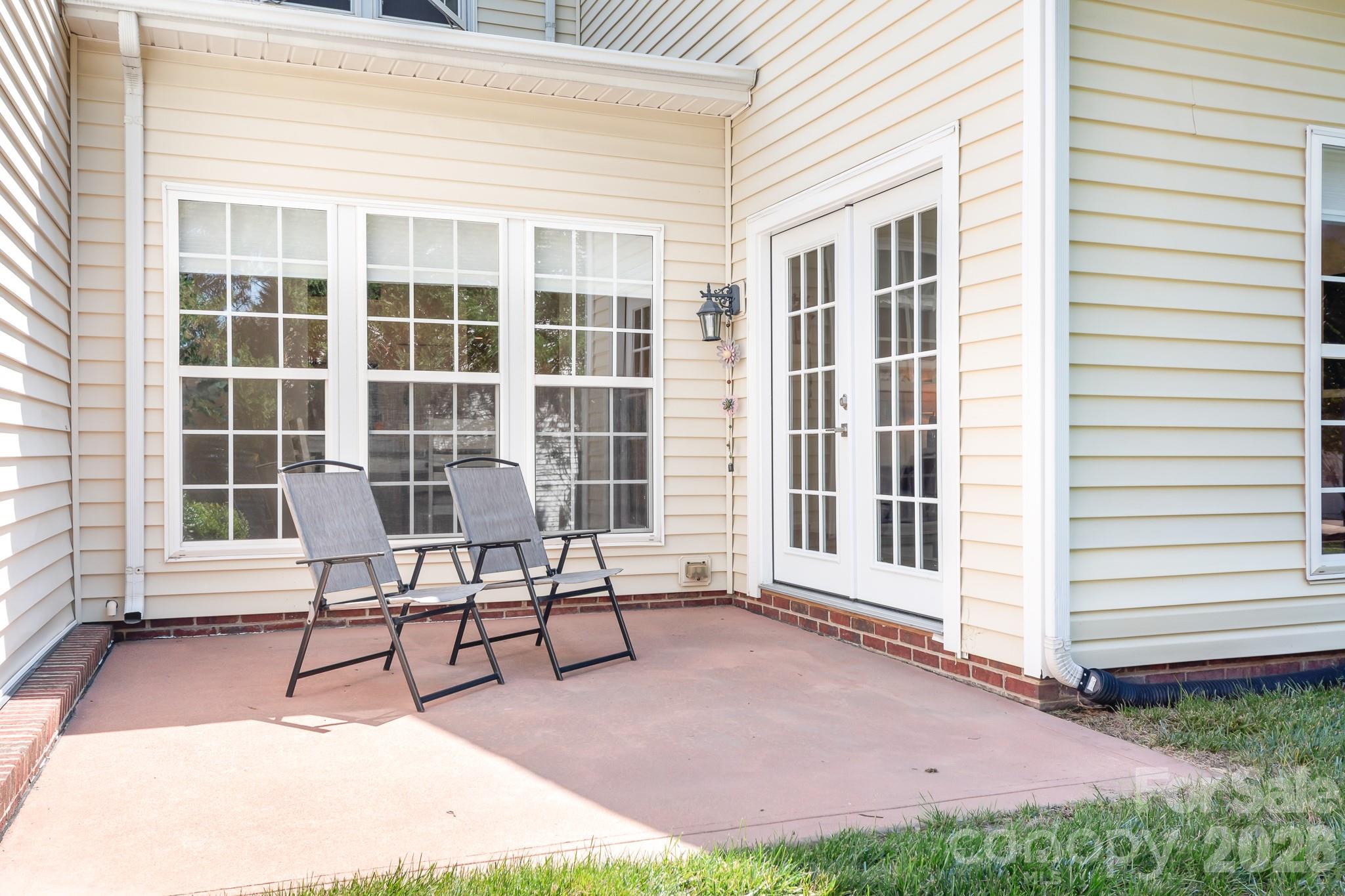 14566 Greenpoint Lane — Huntersville