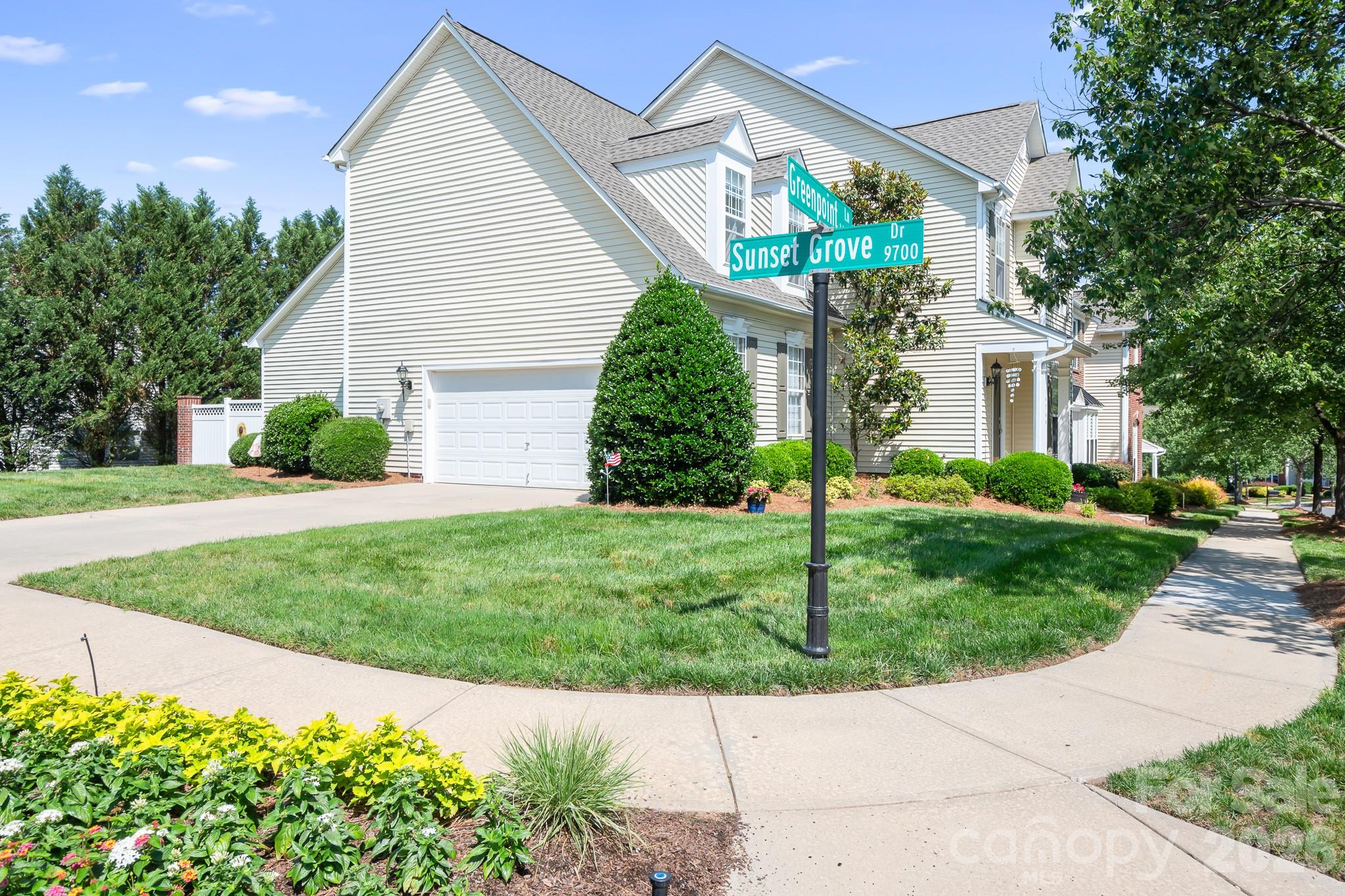 14566 Greenpoint Lane — Huntersville