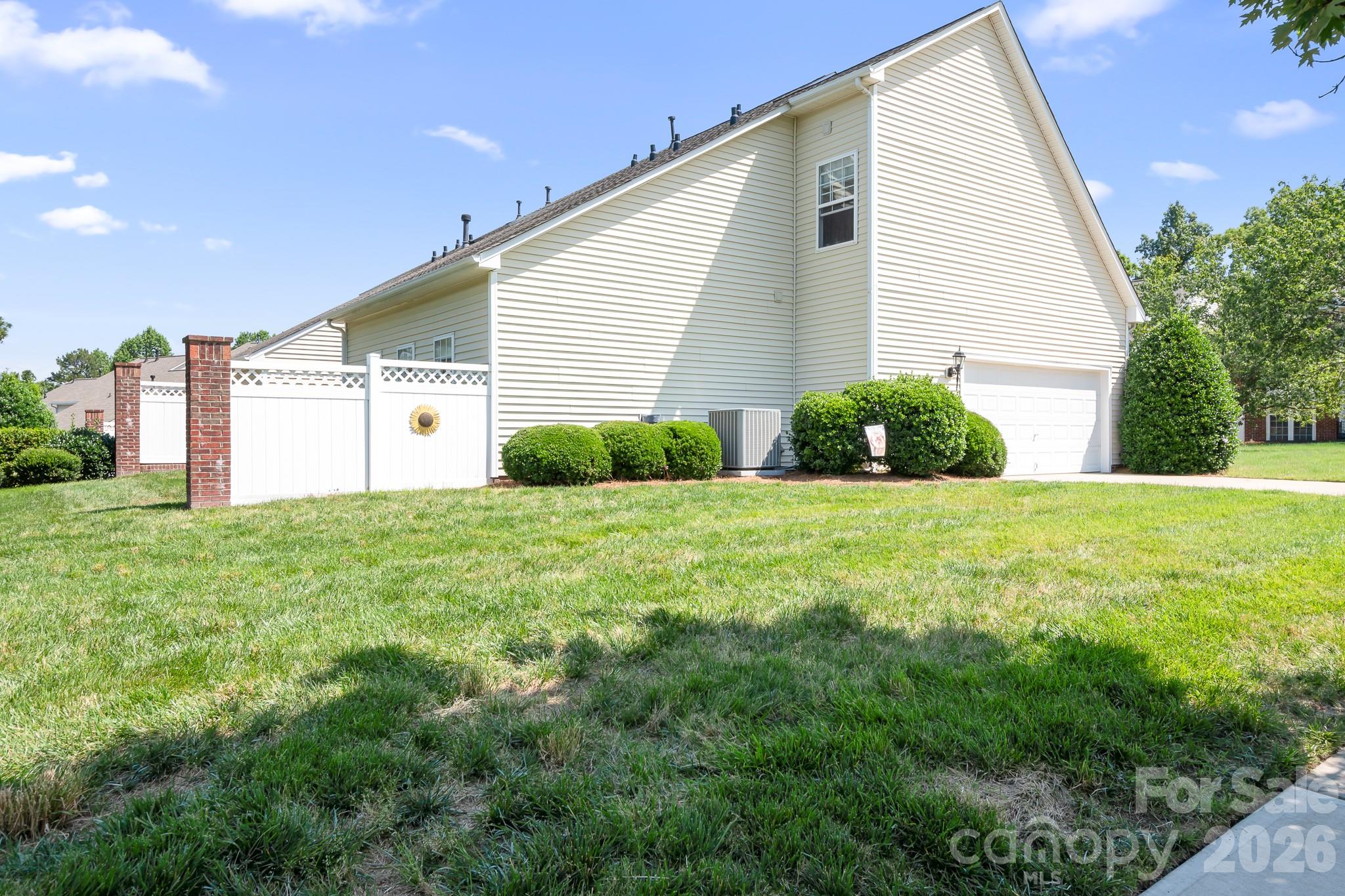 14566 Greenpoint Lane — Huntersville
