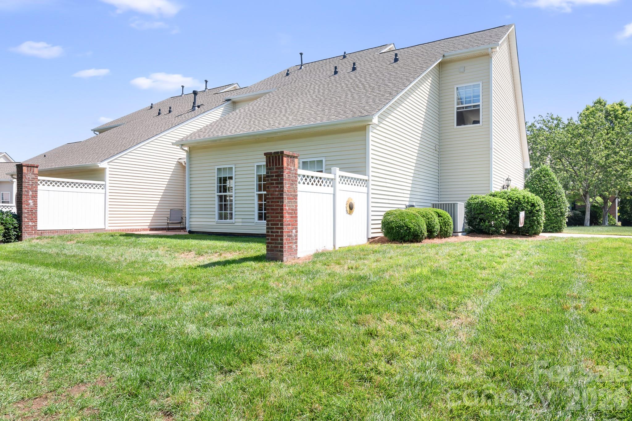 14566 Greenpoint Lane — Huntersville