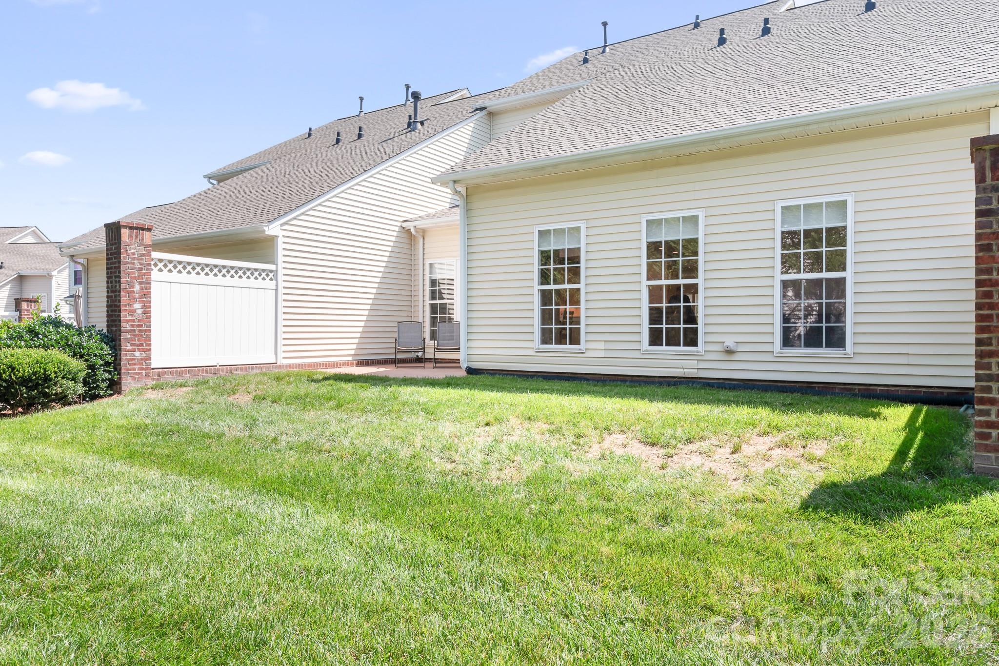 14566 Greenpoint Lane — Huntersville
