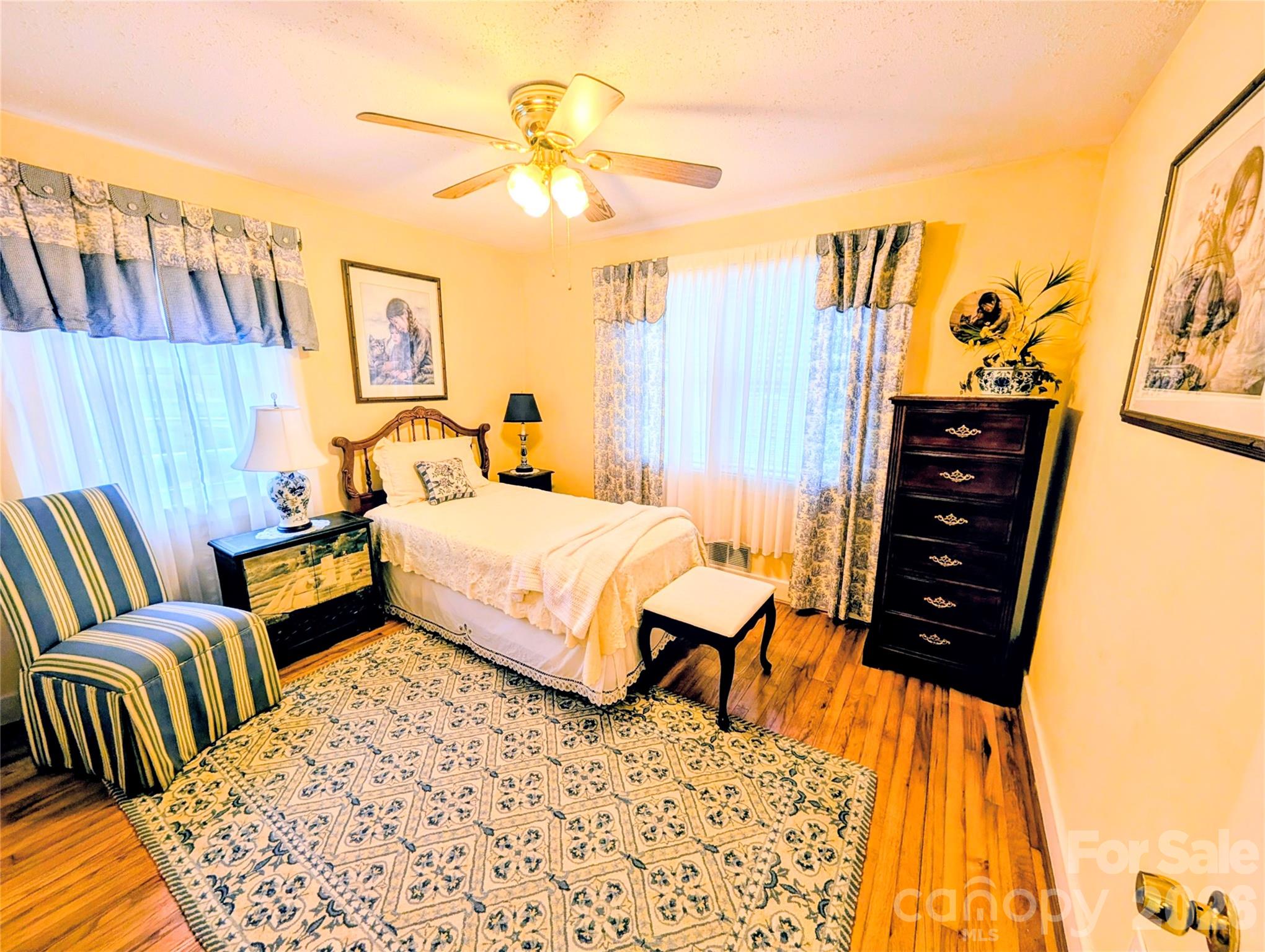 1014 SW Wright Street SW #5 — Lenoir