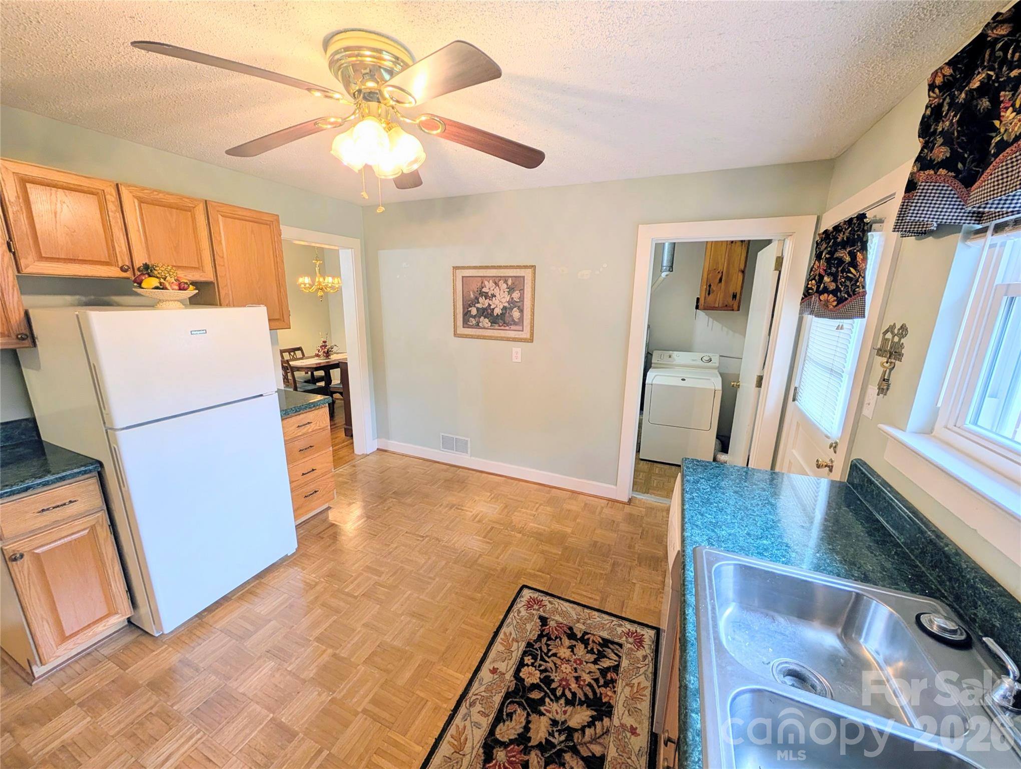 1014 SW Wright Street SW #5 — Lenoir