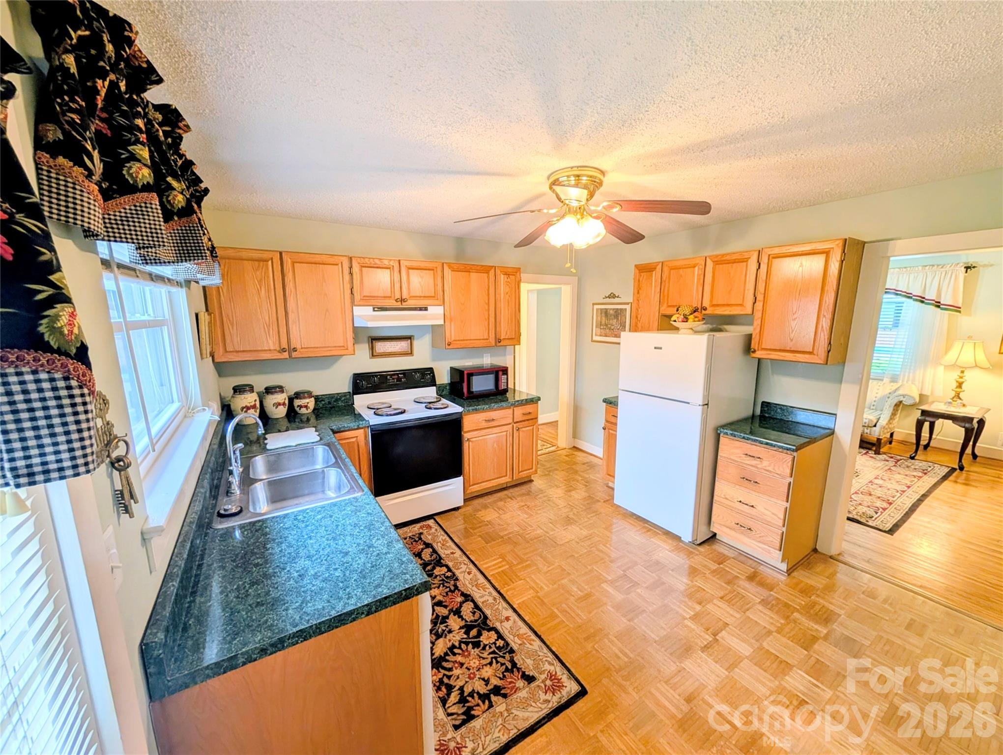 1014 SW Wright Street SW #5 — Lenoir