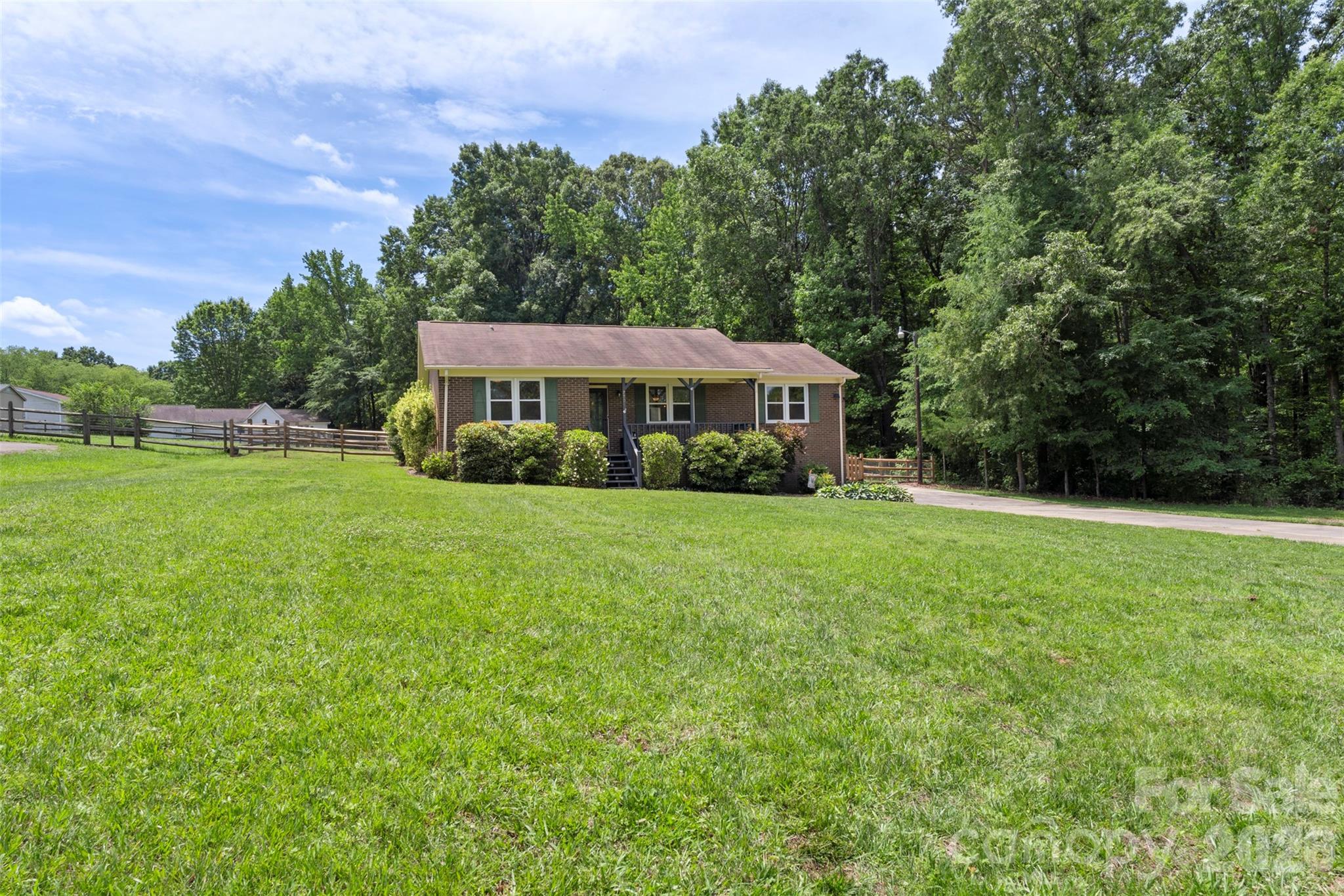2201 Bow Brook Trail — Matthews