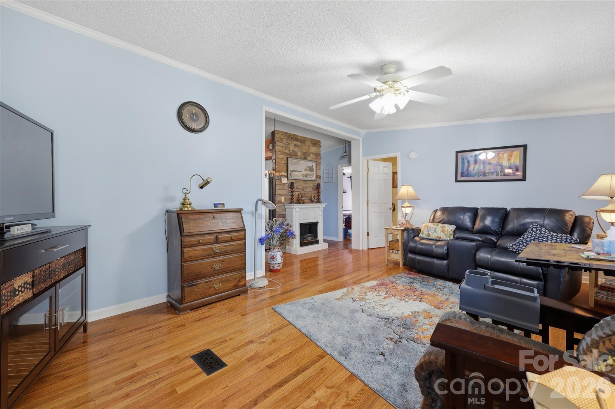 1604 Sugarfarm Road — Catawba