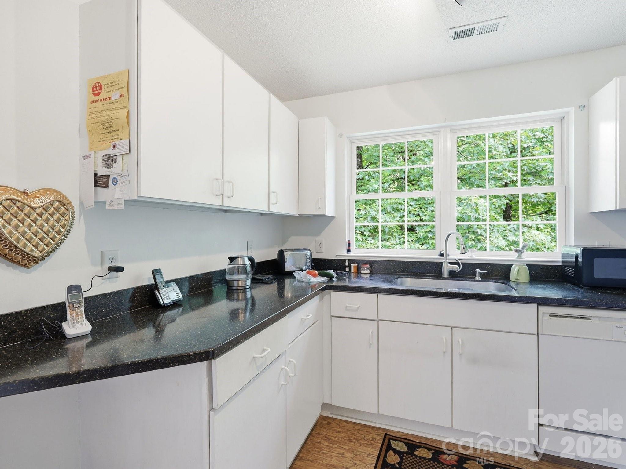 135 Ewarts Pond Road — Hendersonville