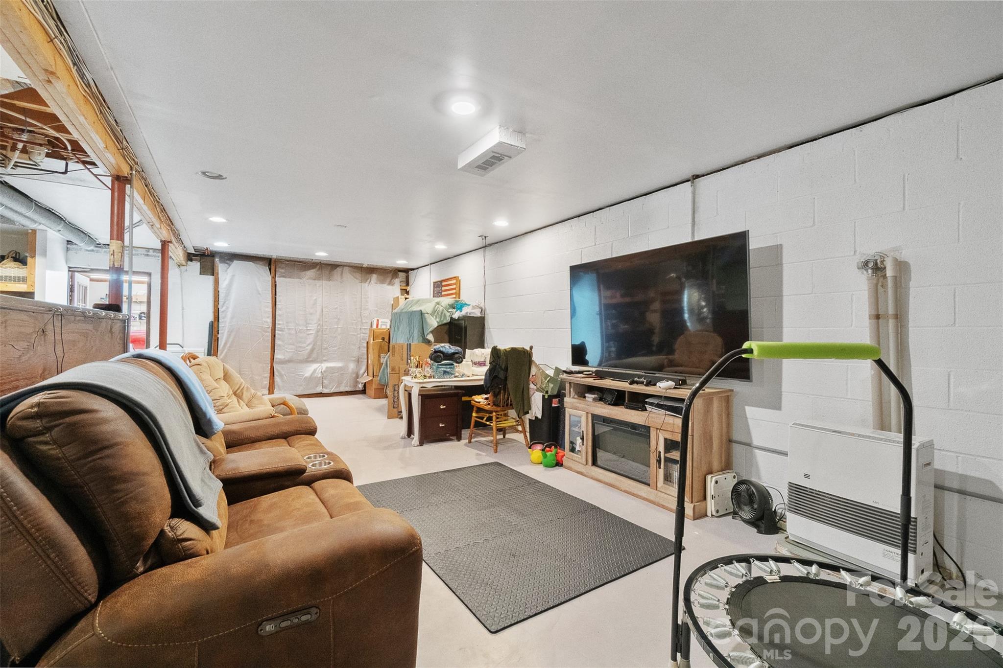 229 Oakridge Road — Stanley