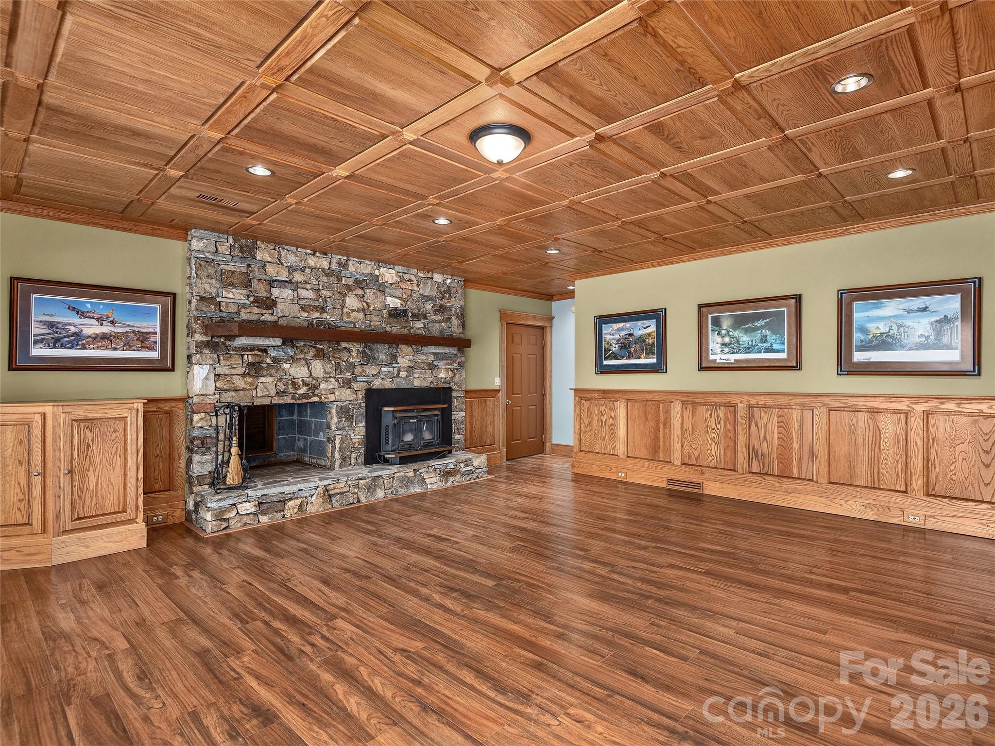 40 Deer Ridge Road — Mills River