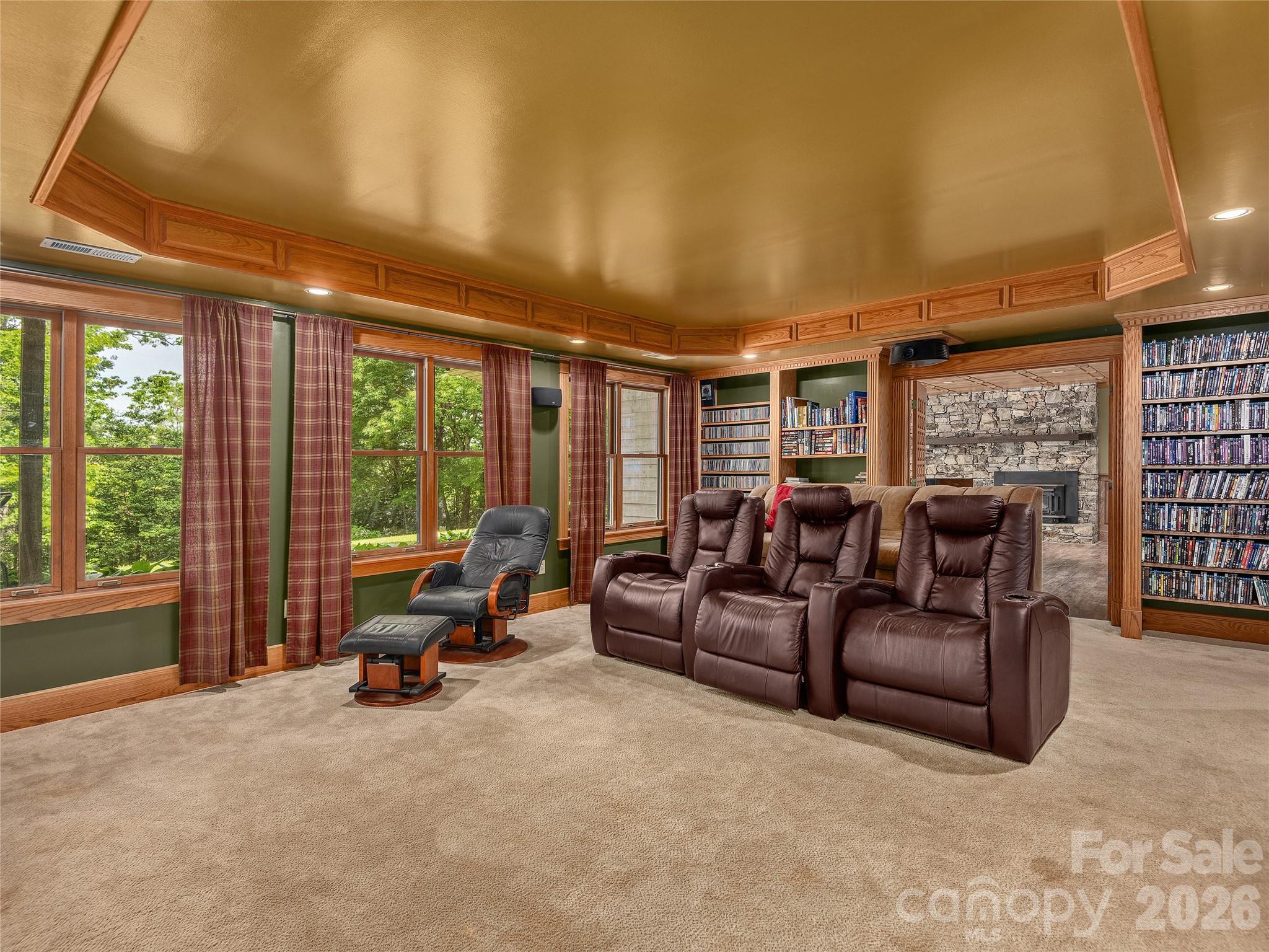 40 Deer Ridge Road — Mills River