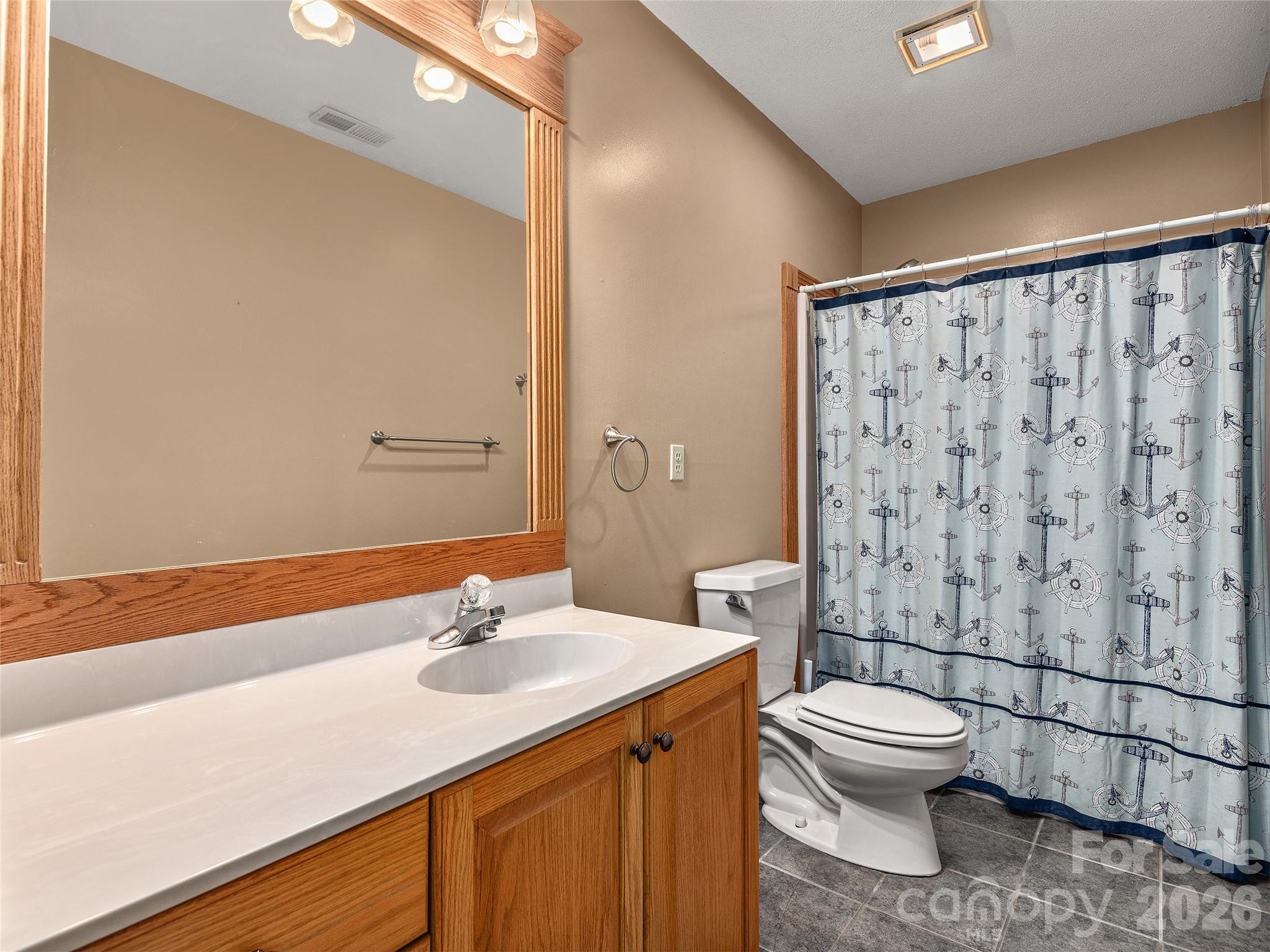 40 Deer Ridge Road — Mills River