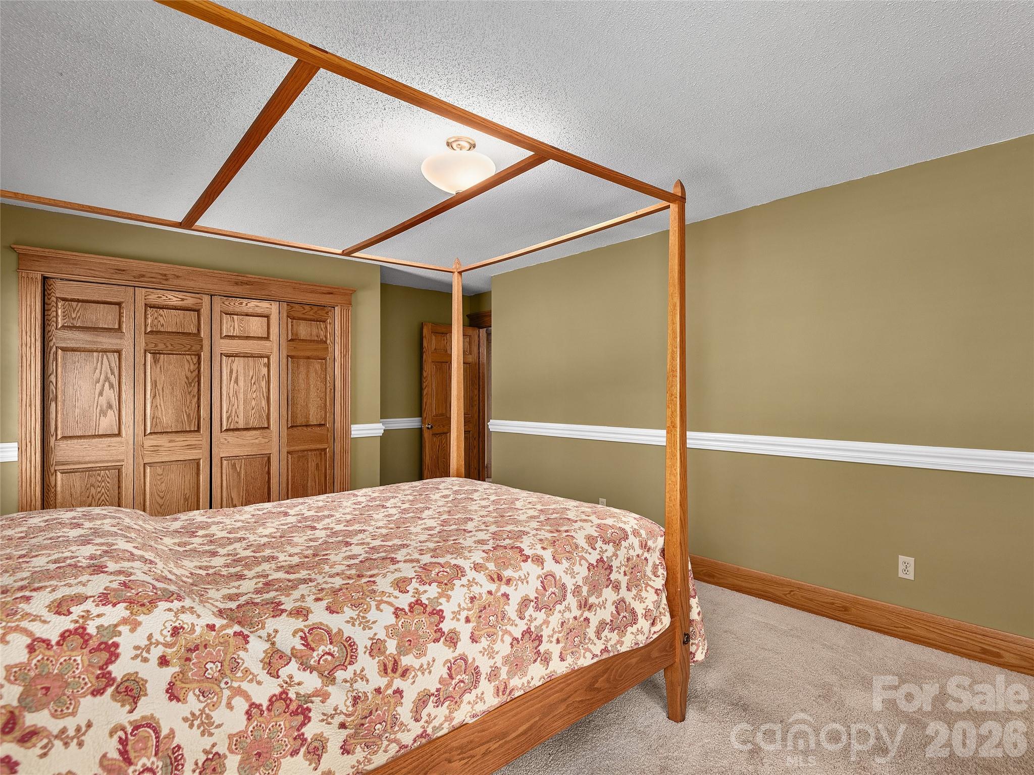 40 Deer Ridge Road — Mills River