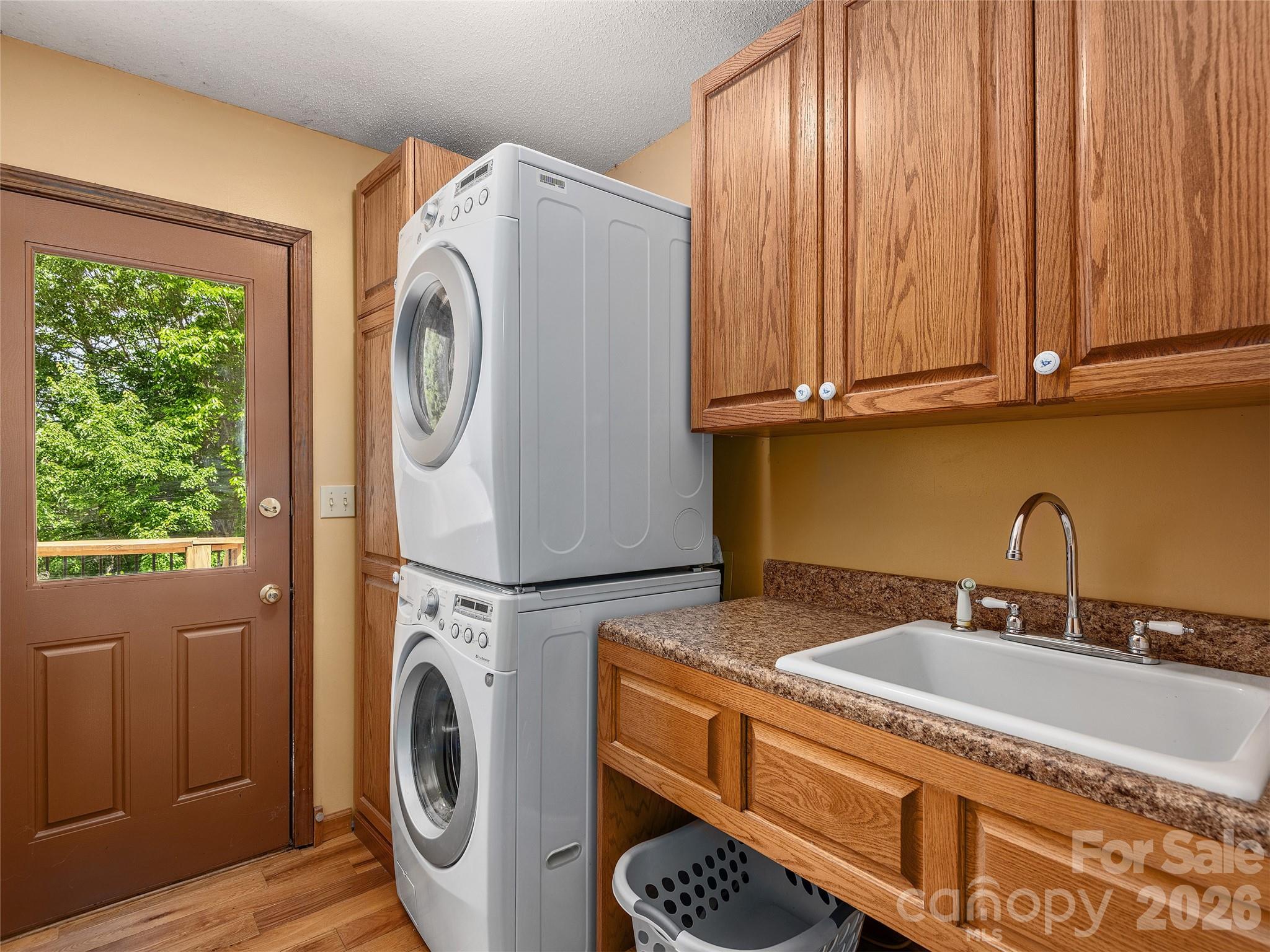40 Deer Ridge Road — Mills River