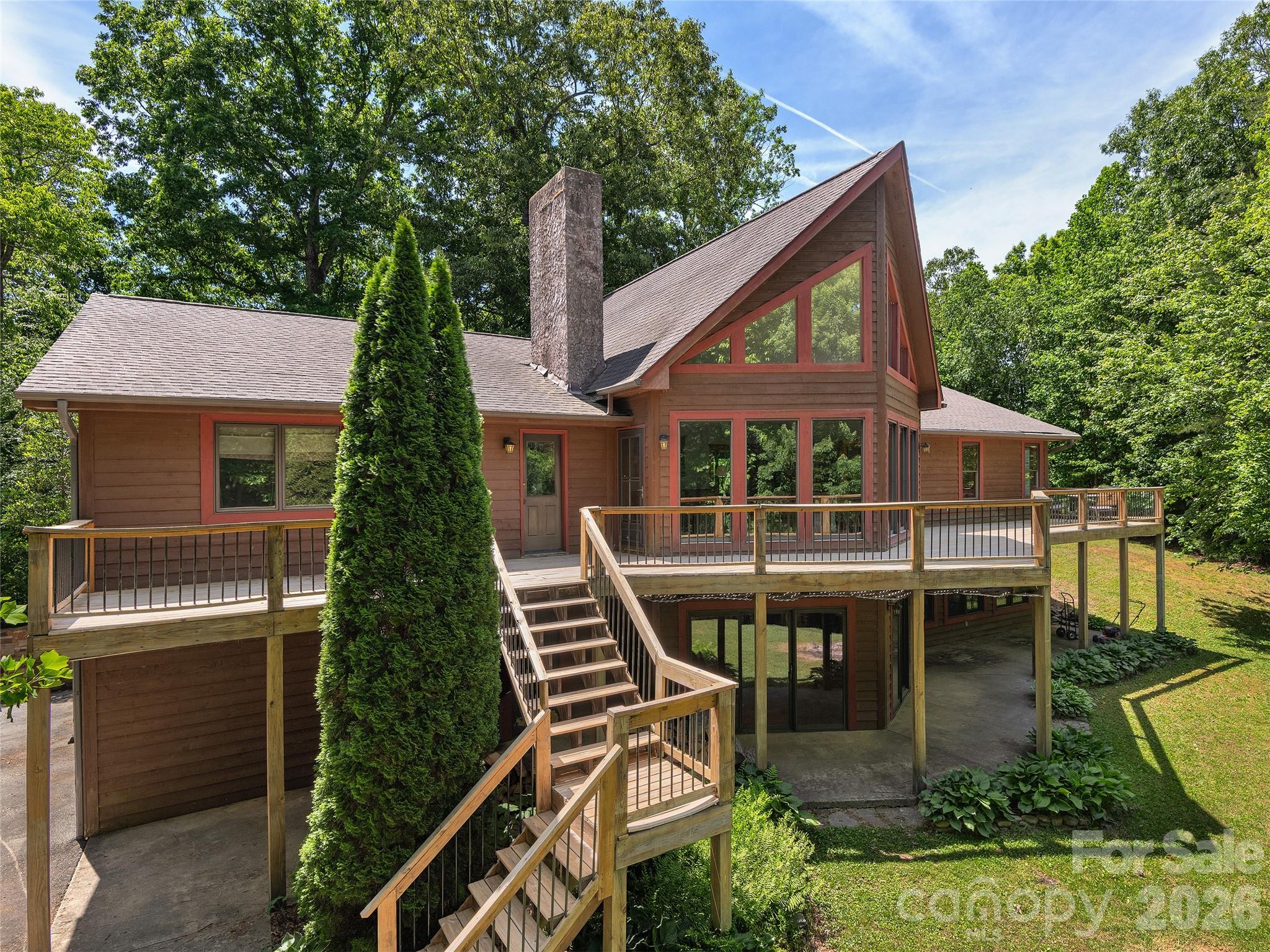 40 Deer Ridge Road — Mills River