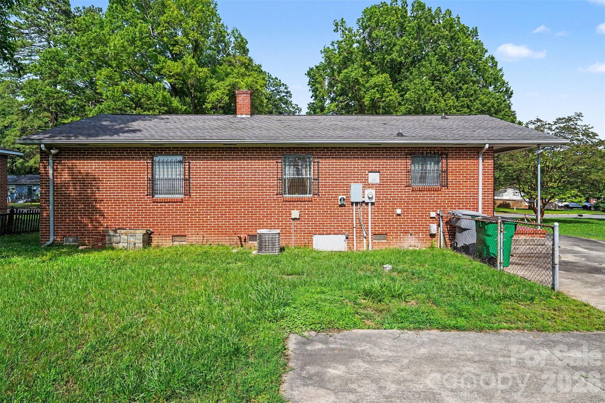 400 Briarwood Drive — Charlotte